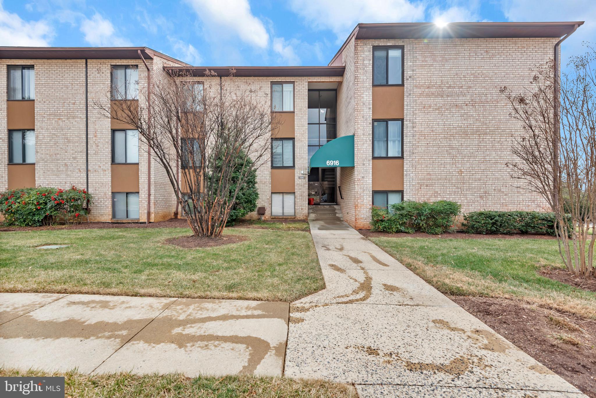 HUNTING RIDGE CONDOMINIUM - Residential