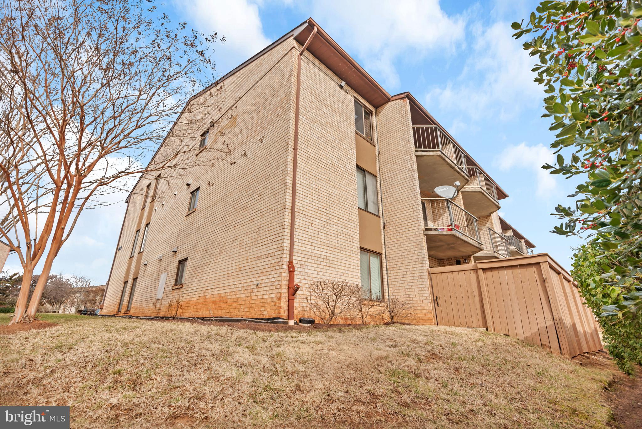 HUNTING RIDGE CONDOMINIUM - Residential