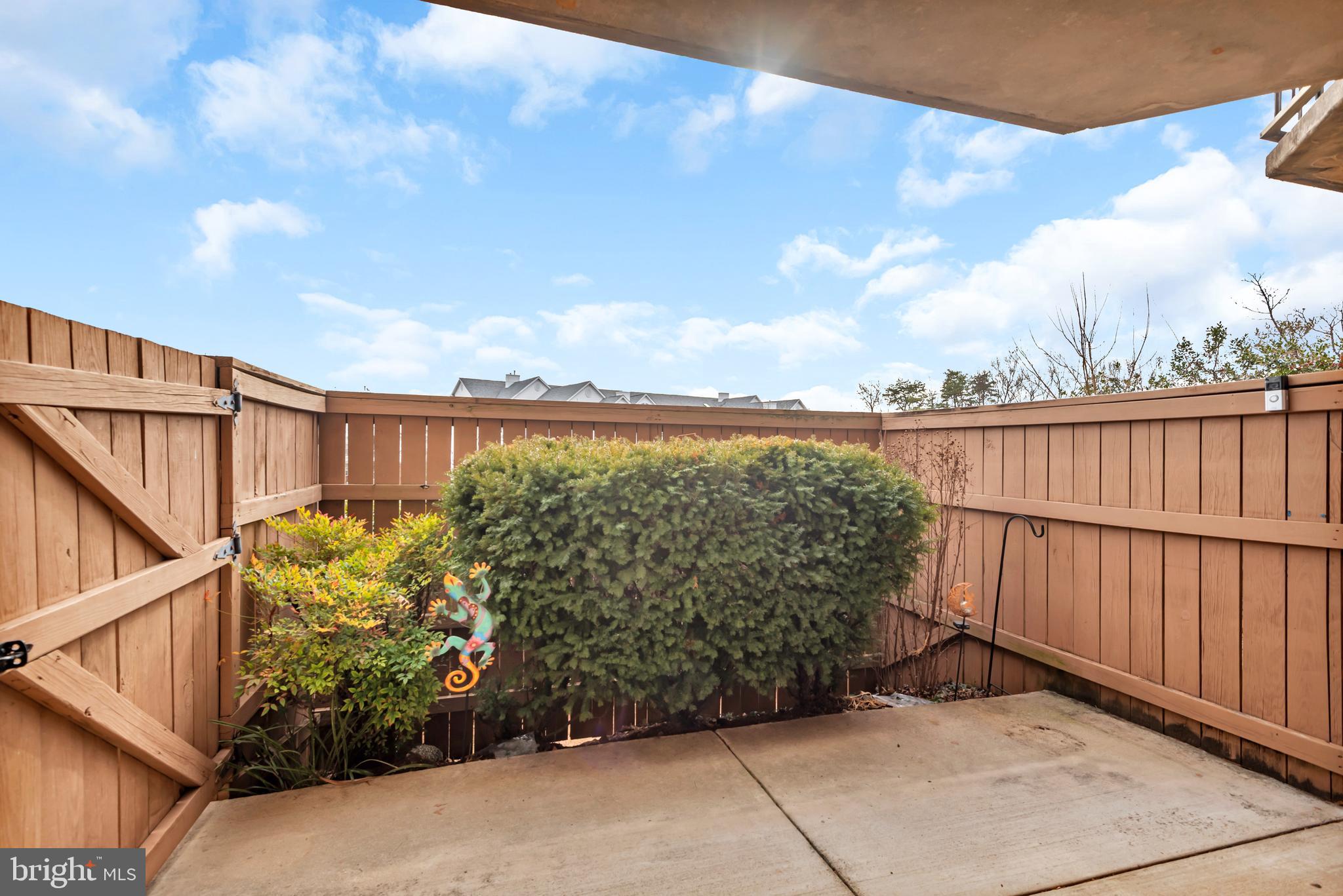 HUNTING RIDGE CONDOMINIUM - Residential