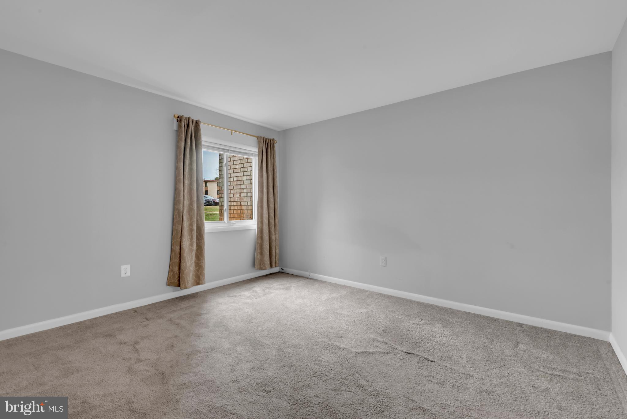 HUNTING RIDGE CONDOMINIUM - Residential