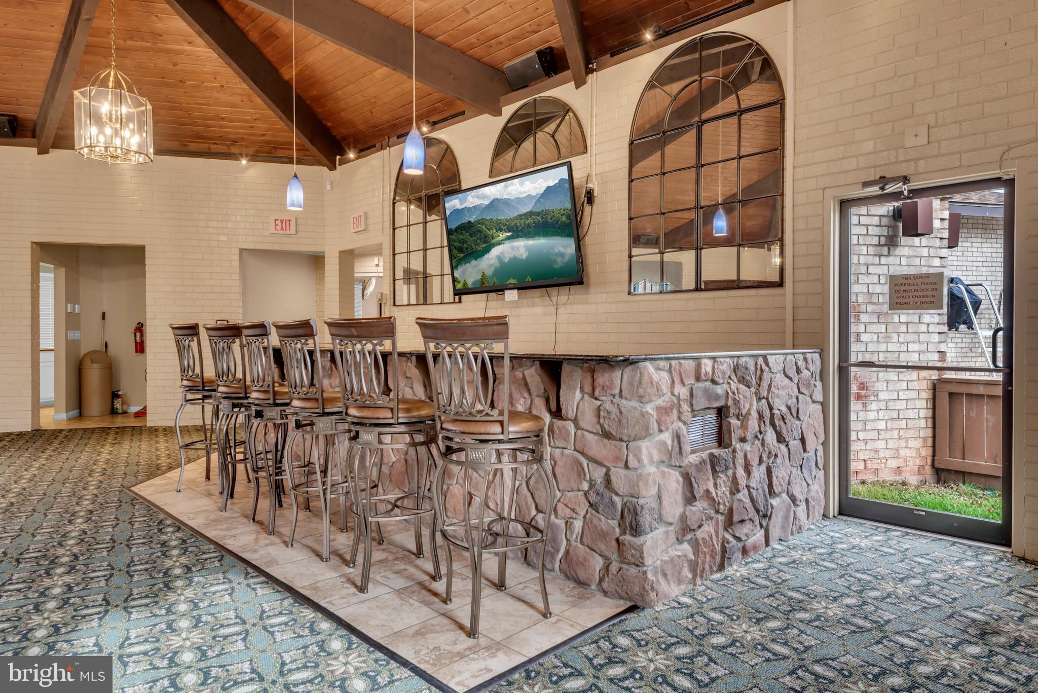 HUNTING RIDGE CONDOMINIUM - Residential