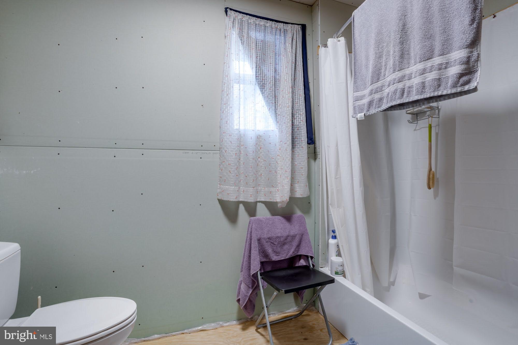 ANNANDALE ACRES - Residential