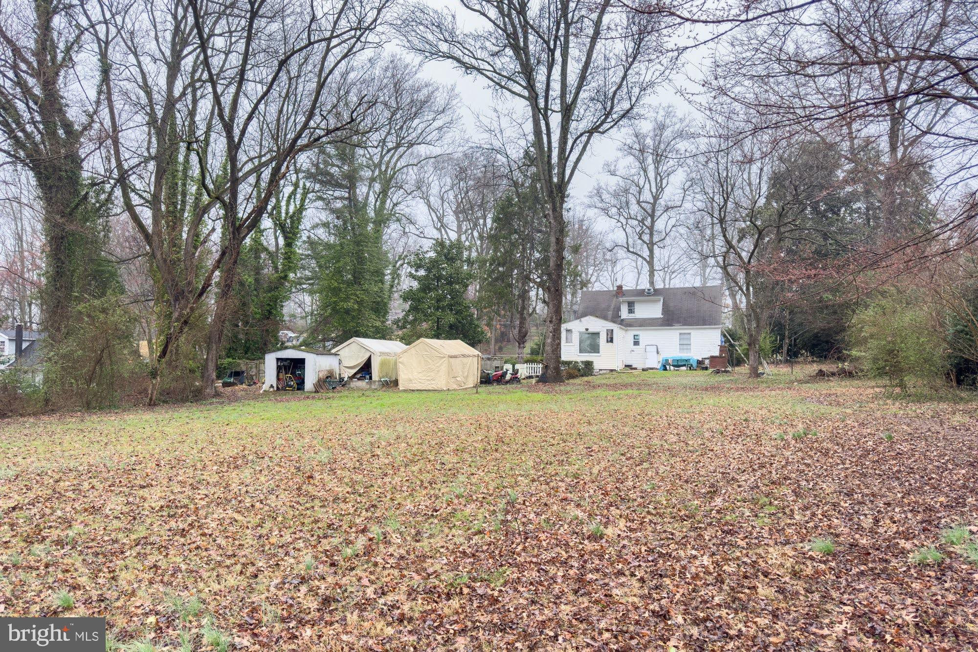 ANNANDALE ACRES - Residential