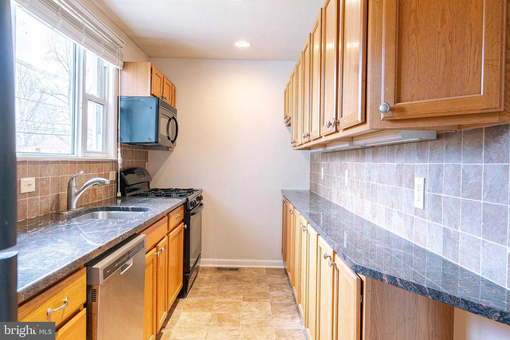 41 POTTER STREET 1ST. FL