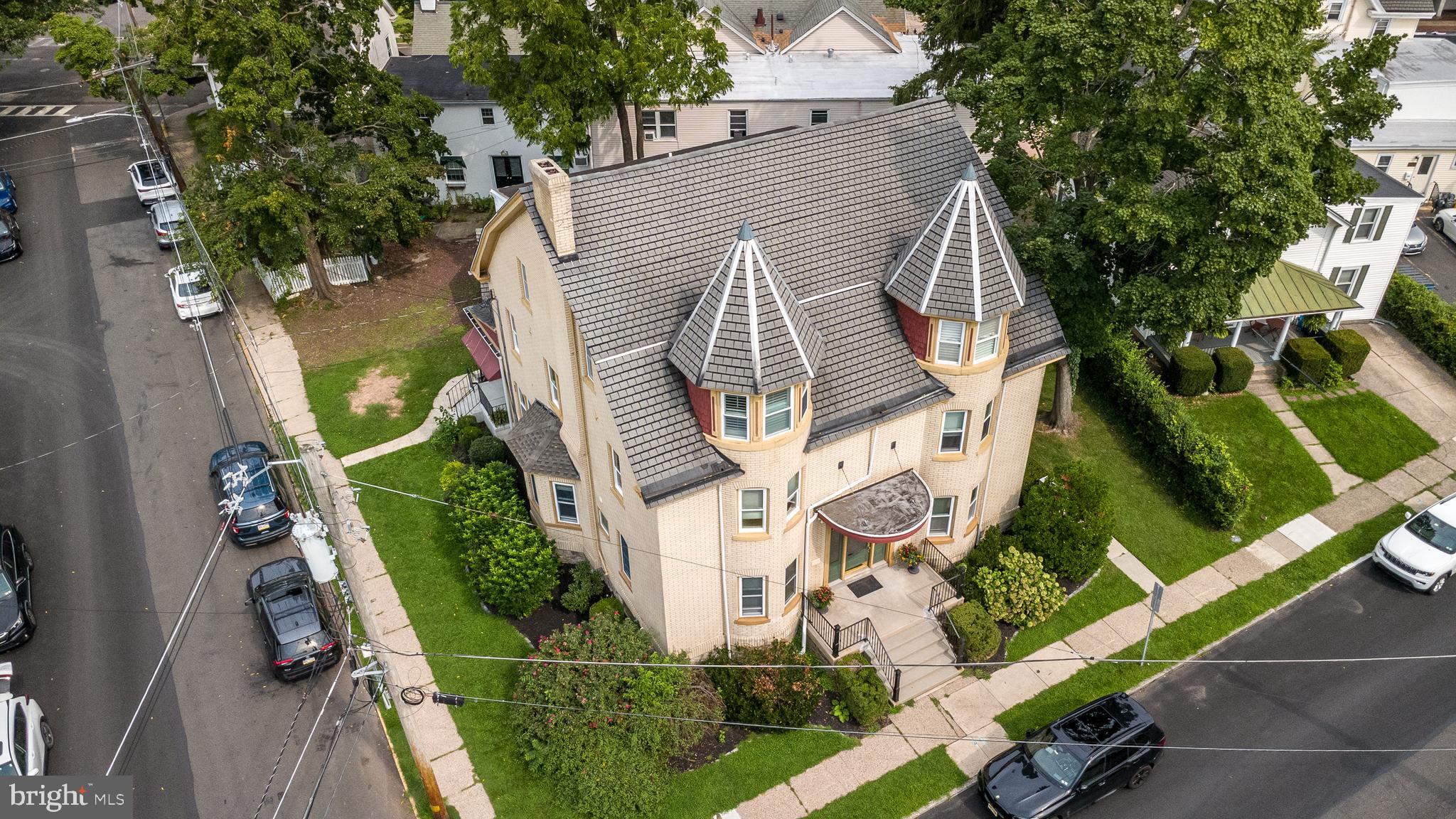 185 W COURT STREET 3