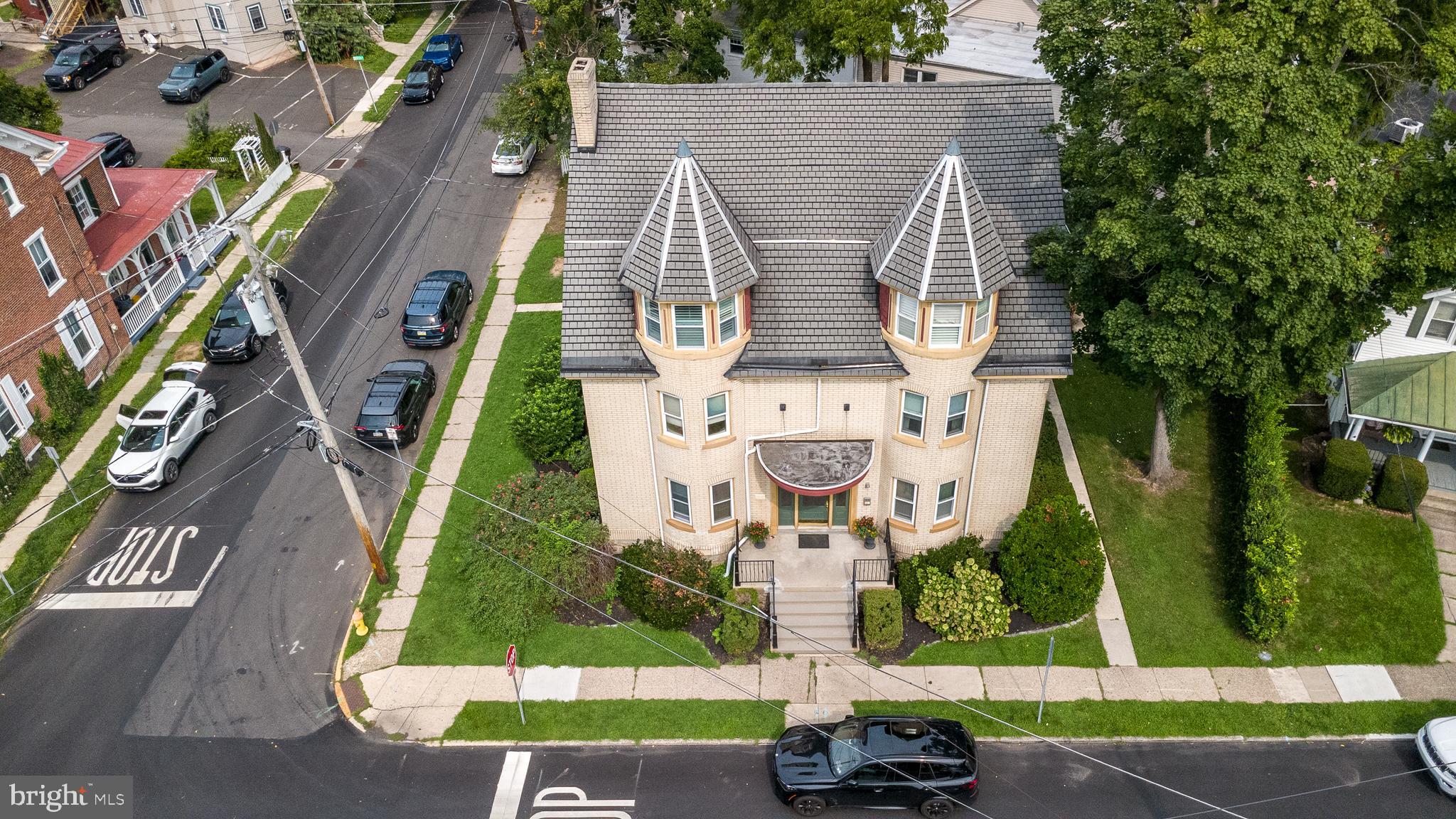 185 W COURT STREET 3