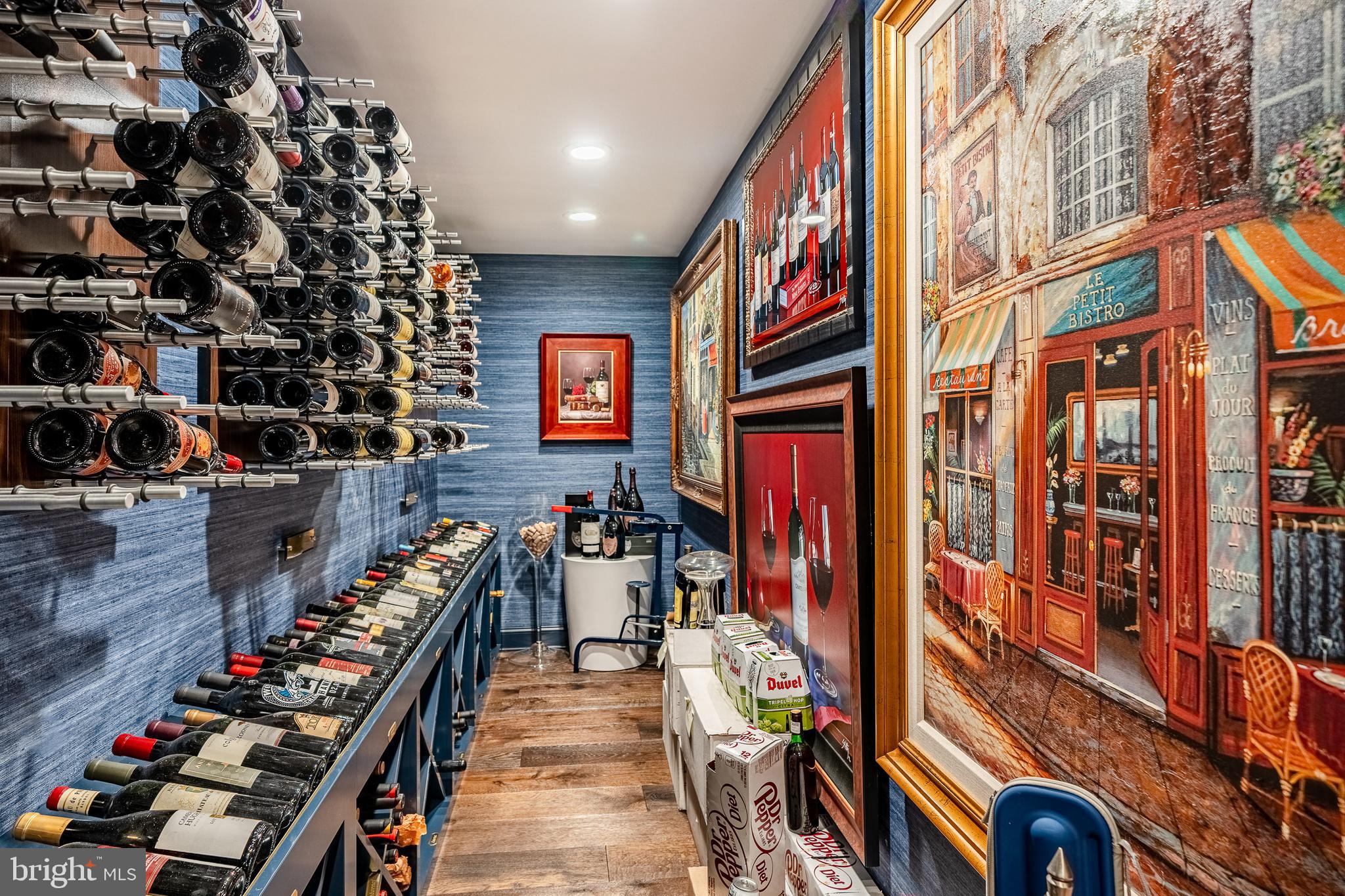 WHITEGATE - Residential