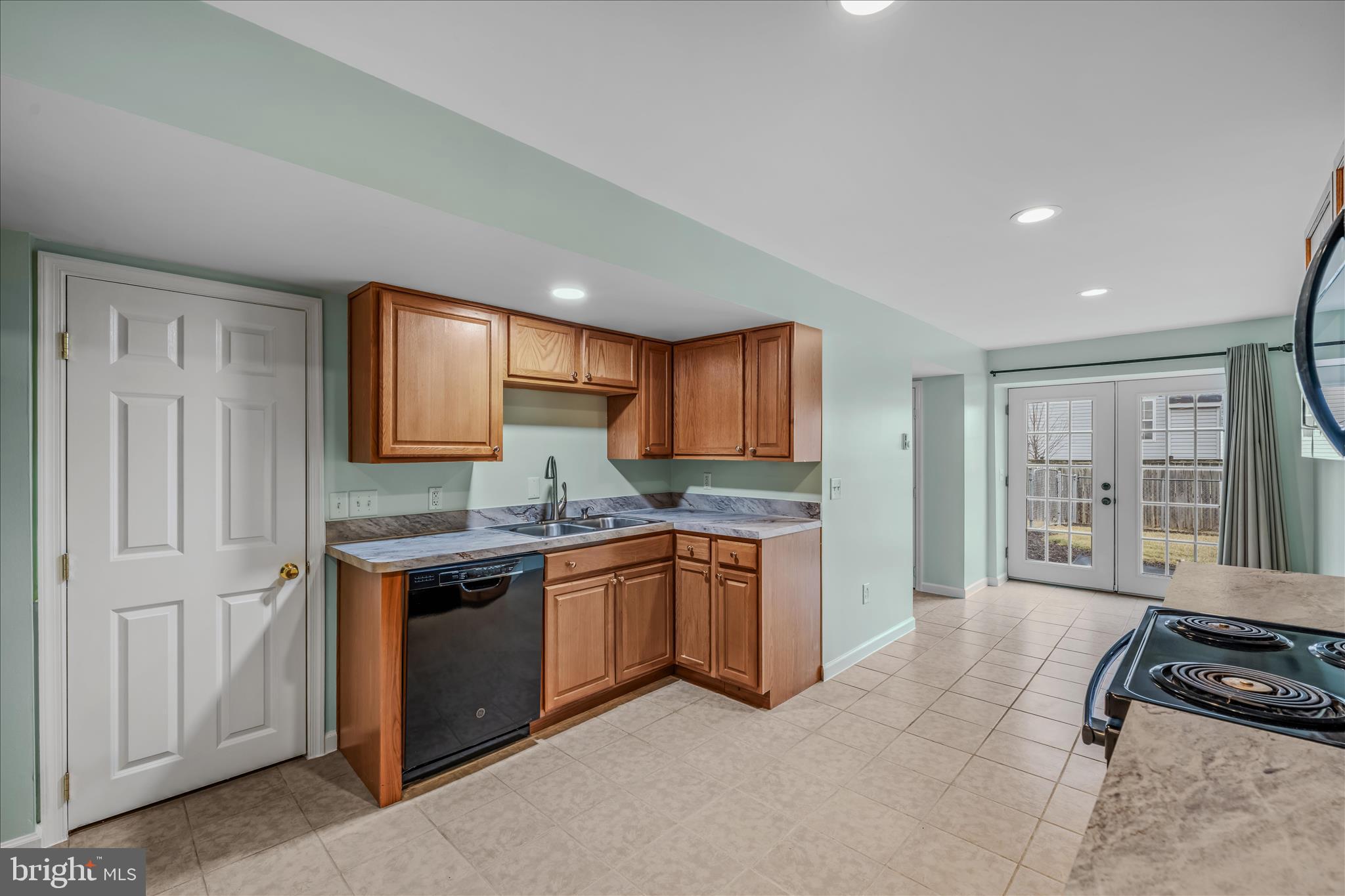 SUMMER HILL - Residential Lease