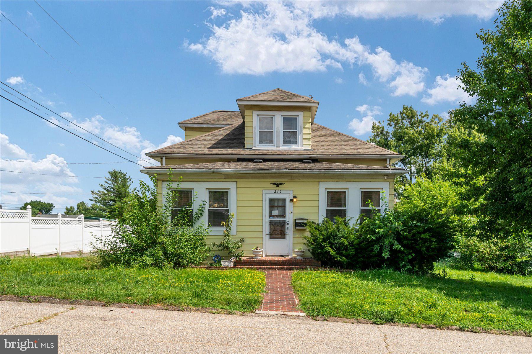 212 CHARLES STREET