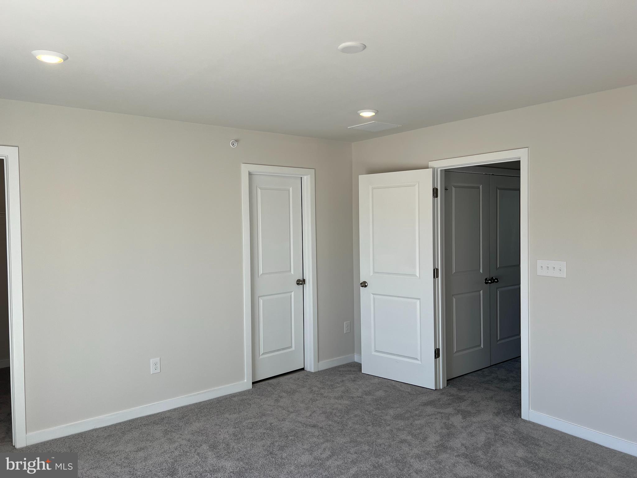 RIVER POINTE - Residential Lease