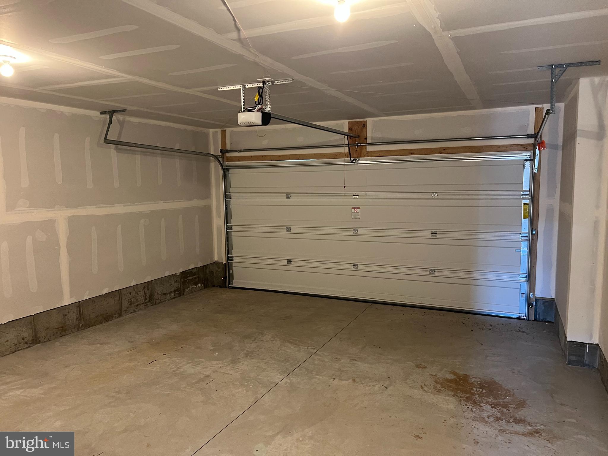 RIVER POINTE - Residential Lease