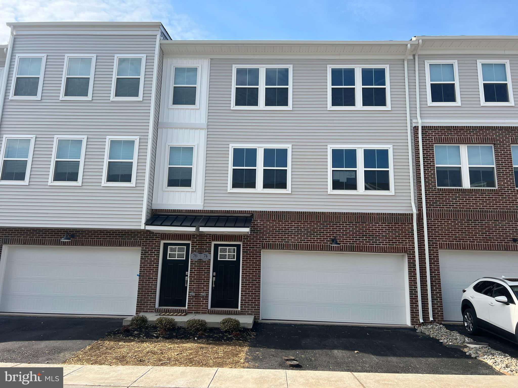 RIVER POINTE - Residential Lease