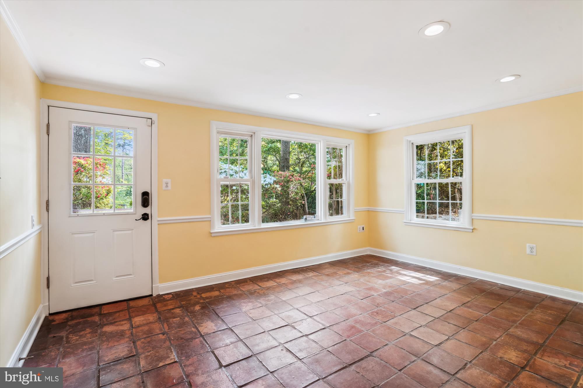 HOLMES RUN ACRES - Residential Lease