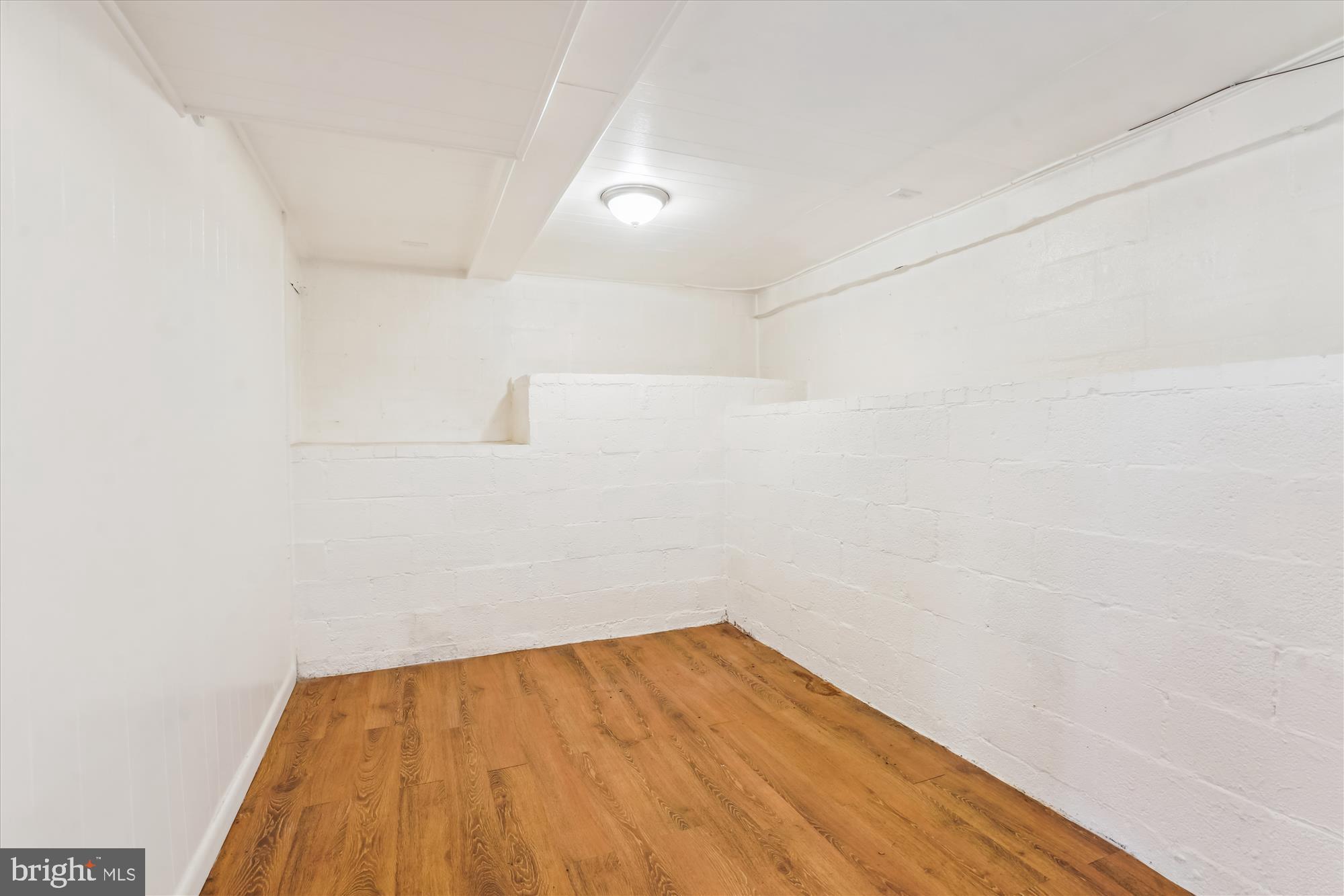 HOLMES RUN ACRES - Residential Lease