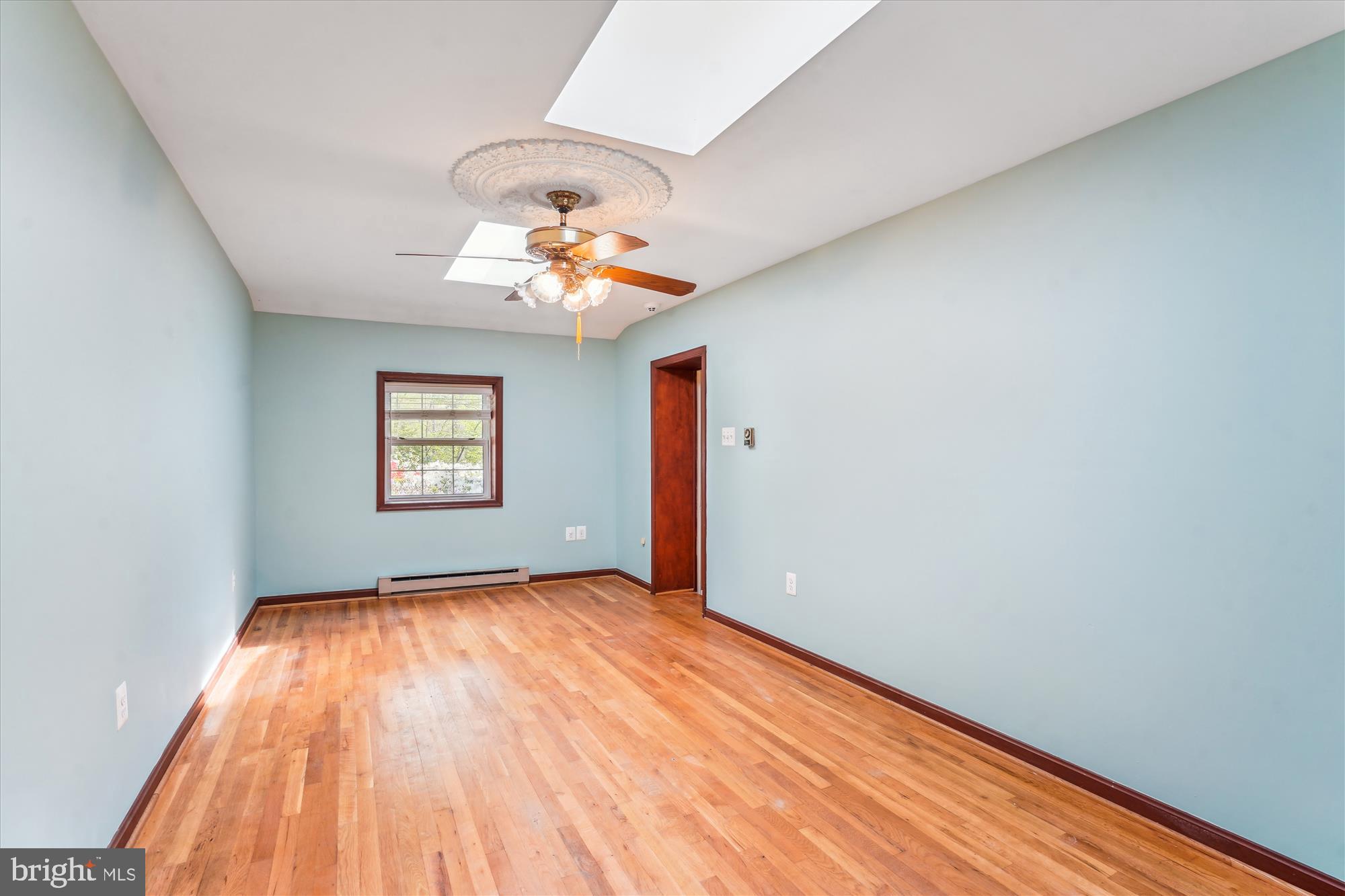 HOLMES RUN ACRES - Residential Lease