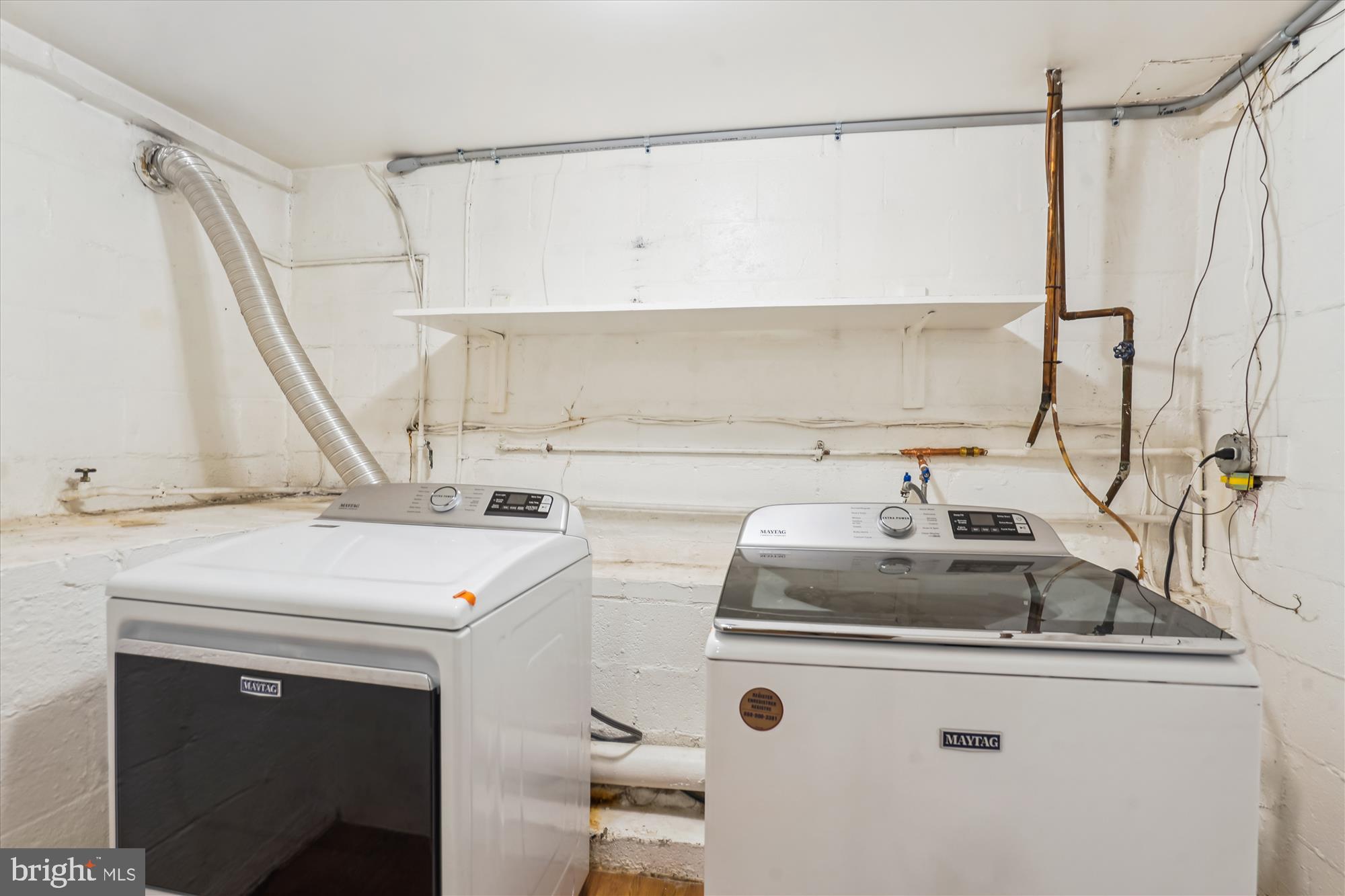 HOLMES RUN ACRES - Residential Lease