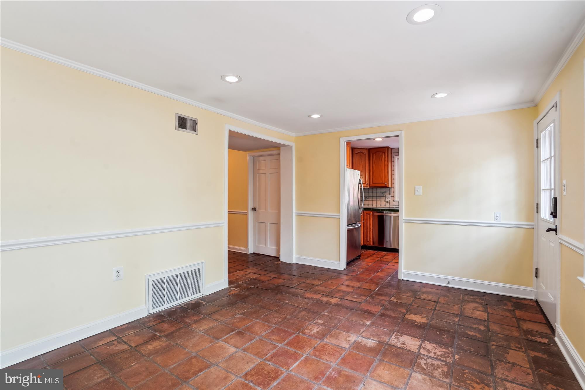 HOLMES RUN ACRES - Residential Lease