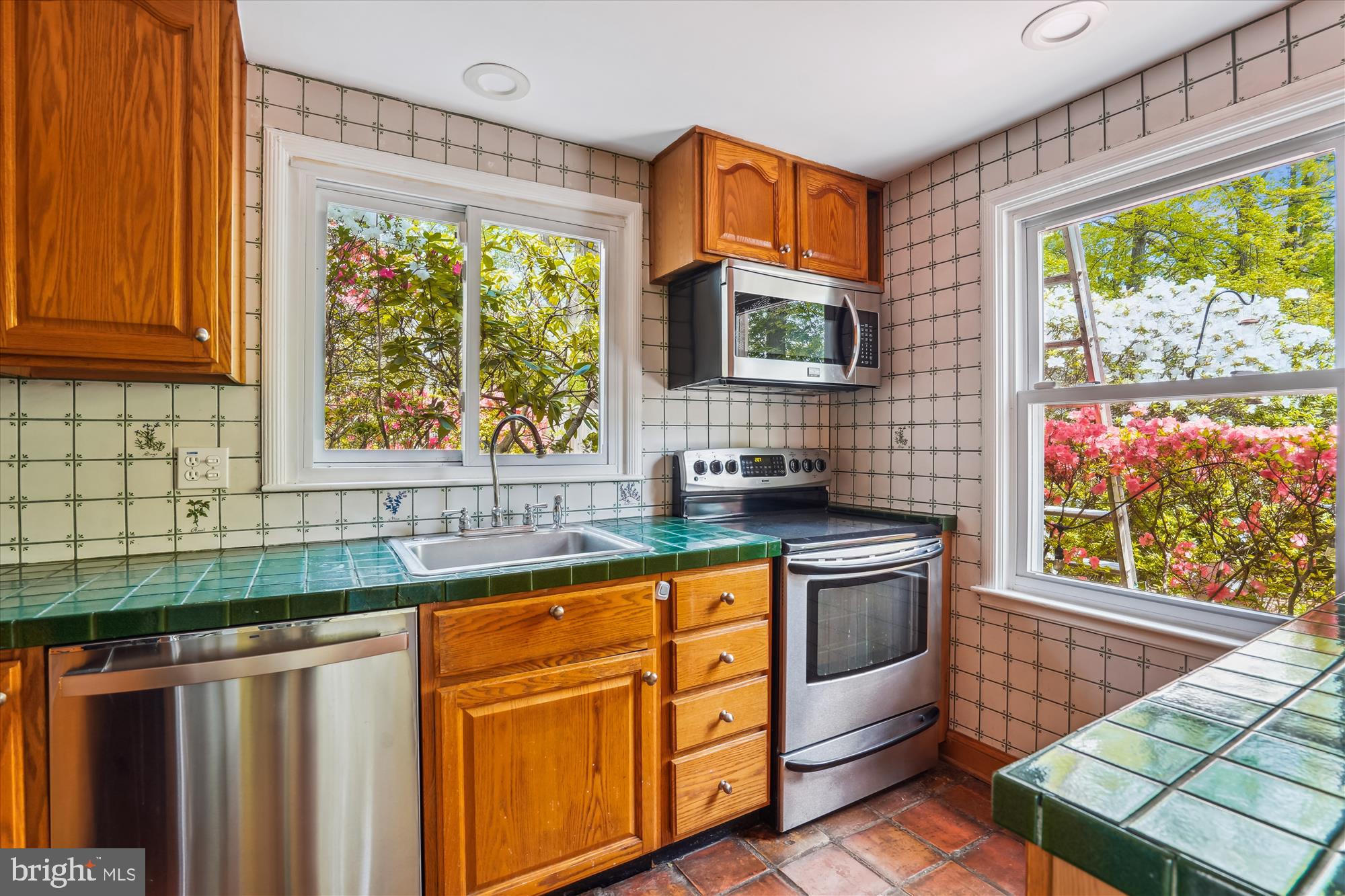 HOLMES RUN ACRES - Residential Lease