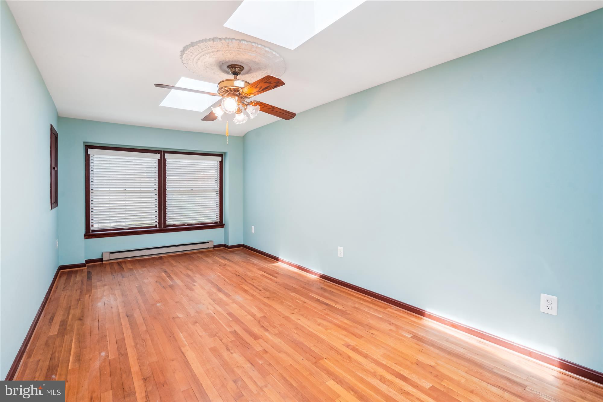 HOLMES RUN ACRES - Residential Lease