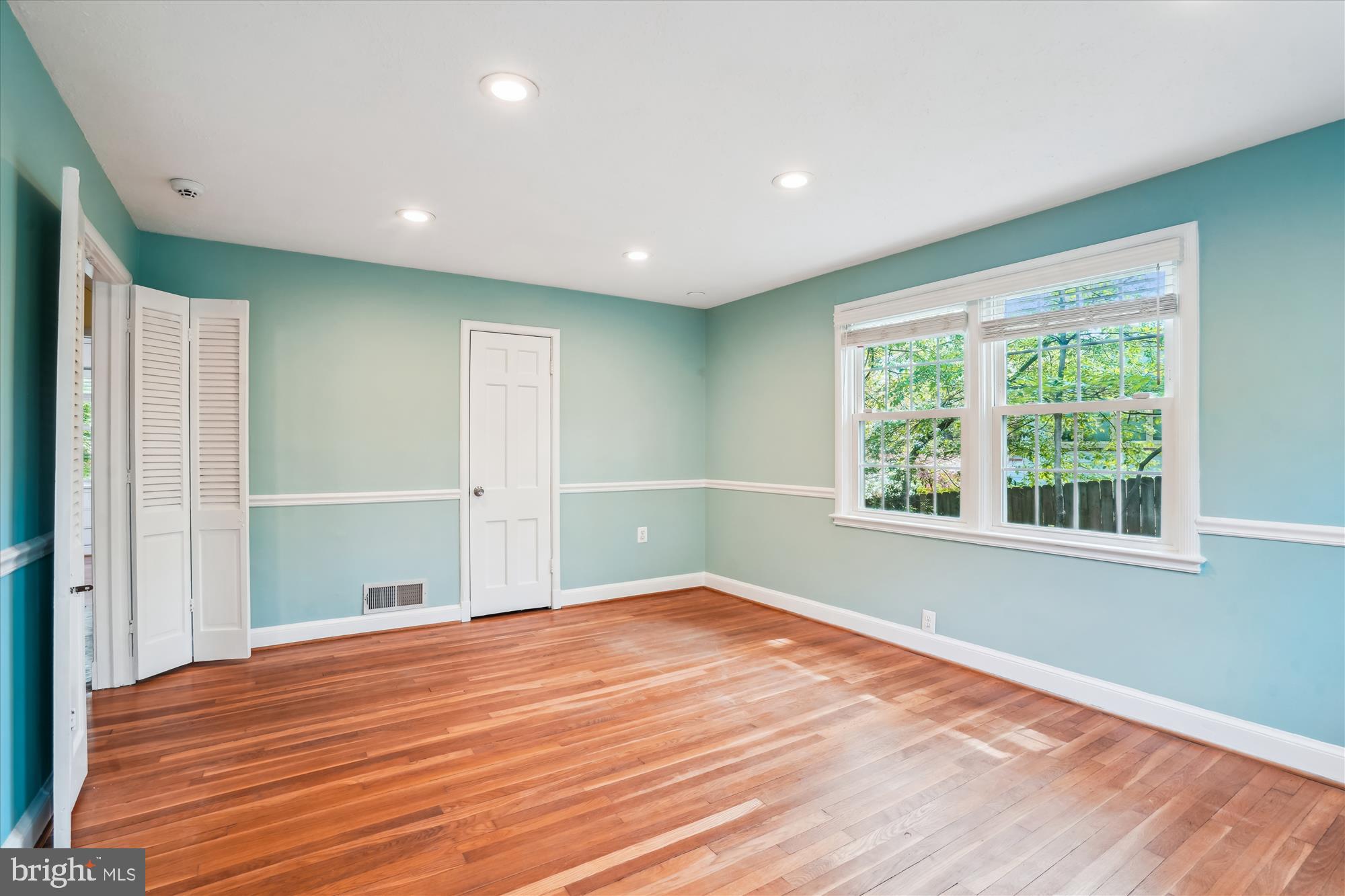 HOLMES RUN ACRES - Residential Lease