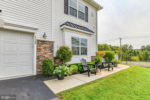 Photo of 1529 Paxton Lane, MONROE TOWNSHIP, NJ 08831 (MLS # NJMX2010670)