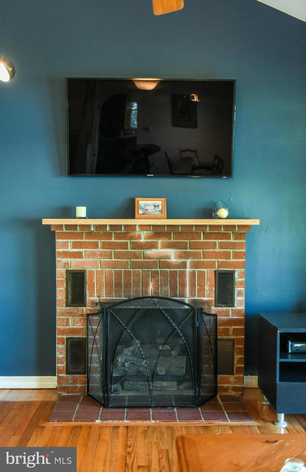 TOWN CREEK - Residential Lease