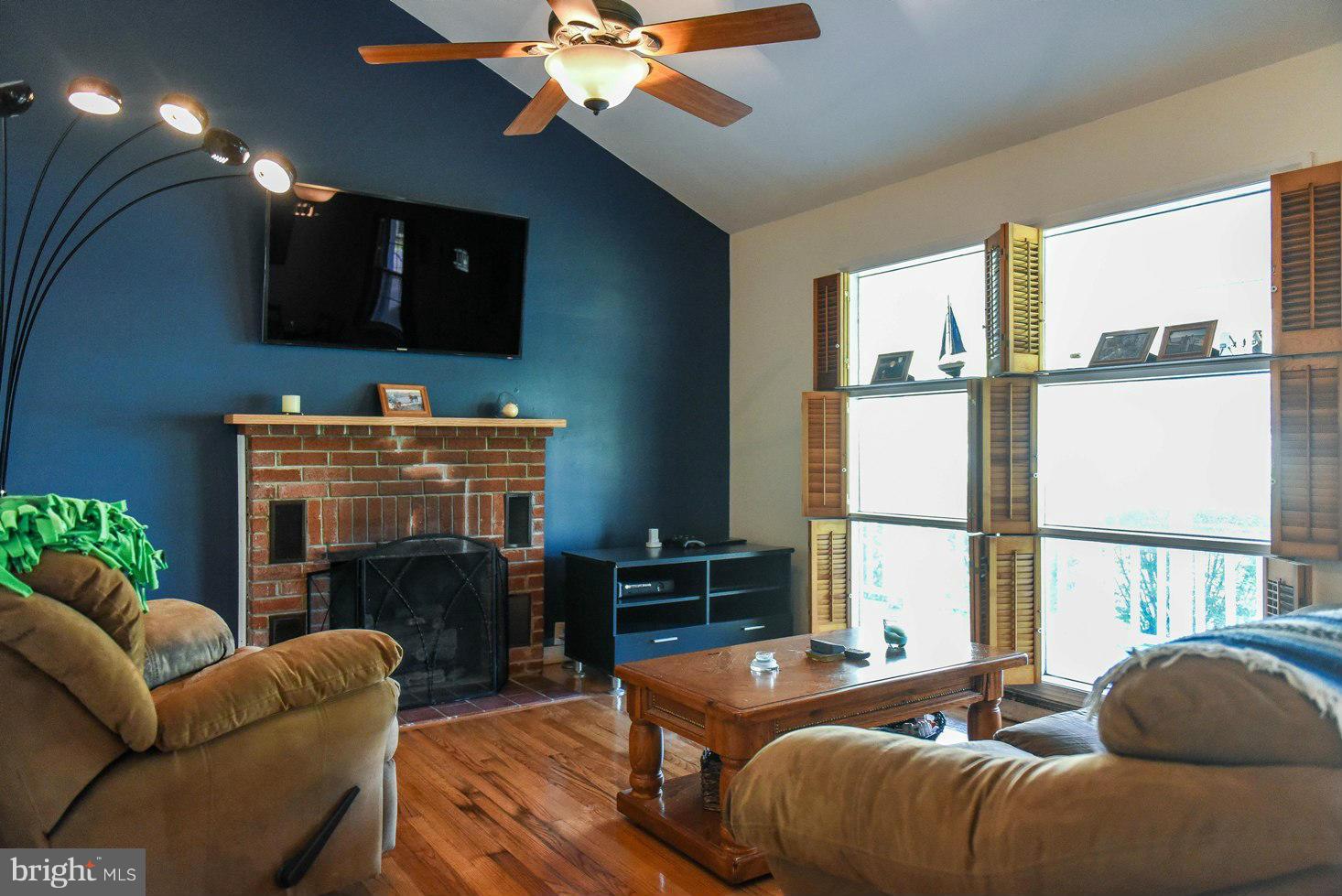 TOWN CREEK - Residential Lease