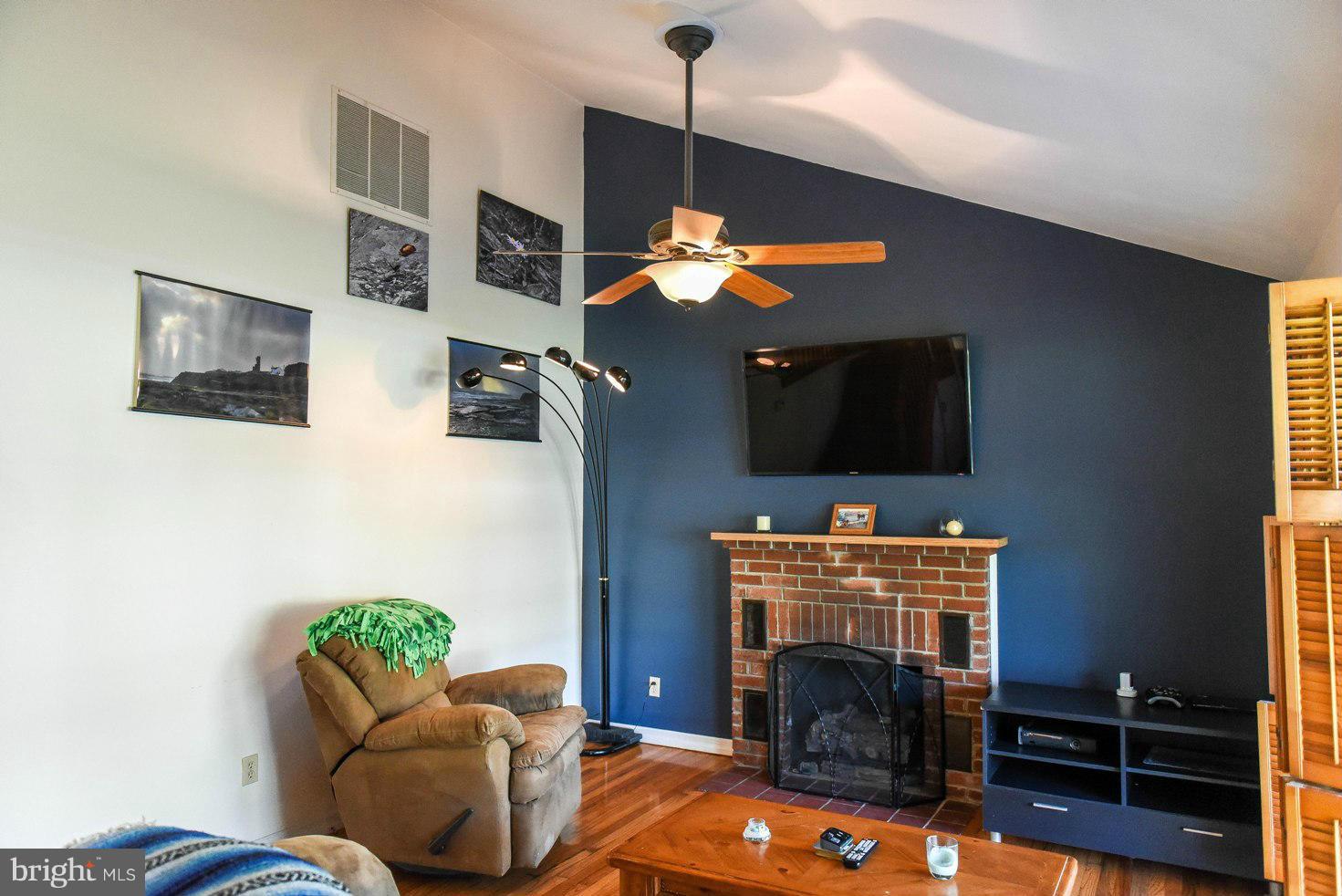 TOWN CREEK - Residential Lease