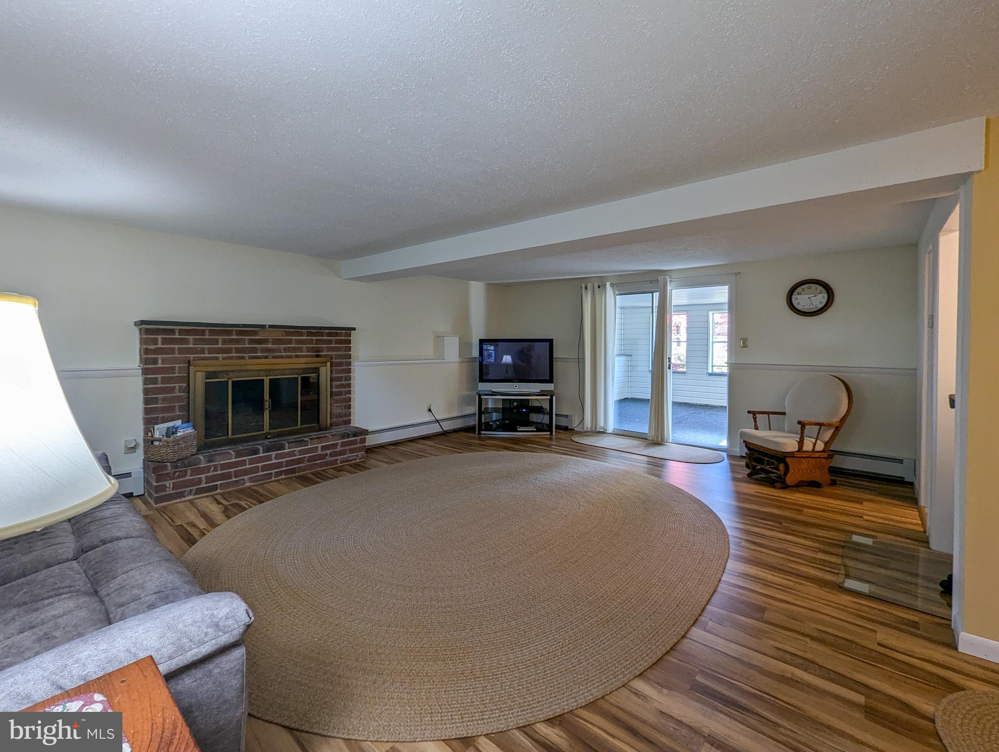 COUNTRY MEADOWS - Residential