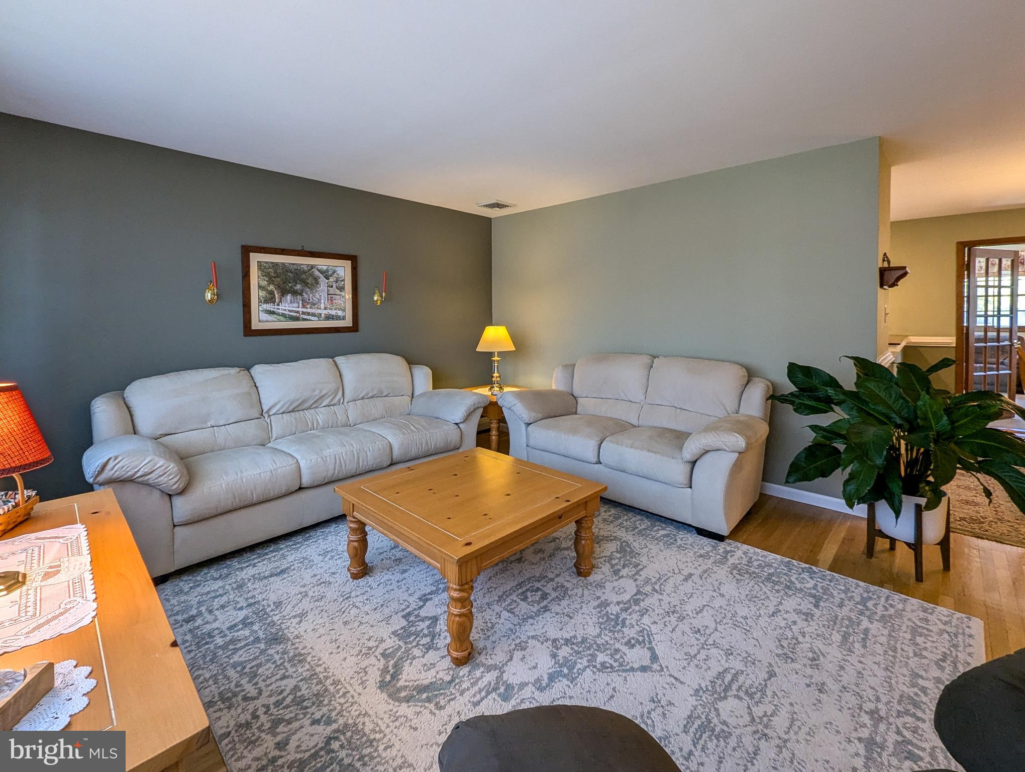 COUNTRY MEADOWS - Residential