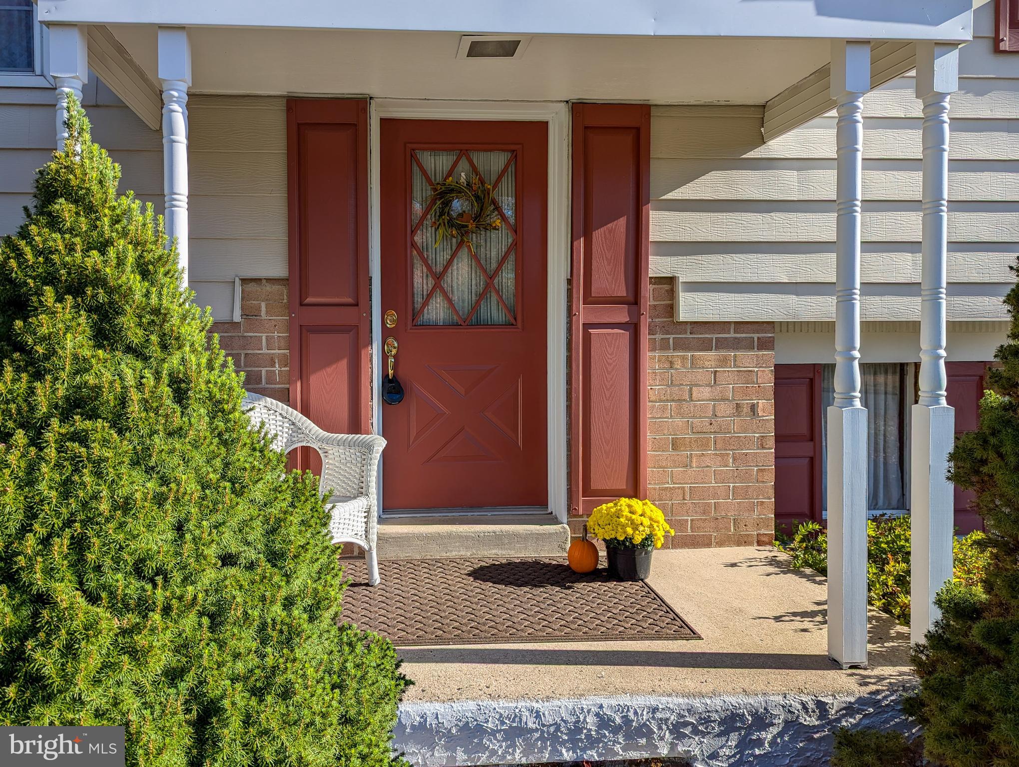 COUNTRY MEADOWS - Residential