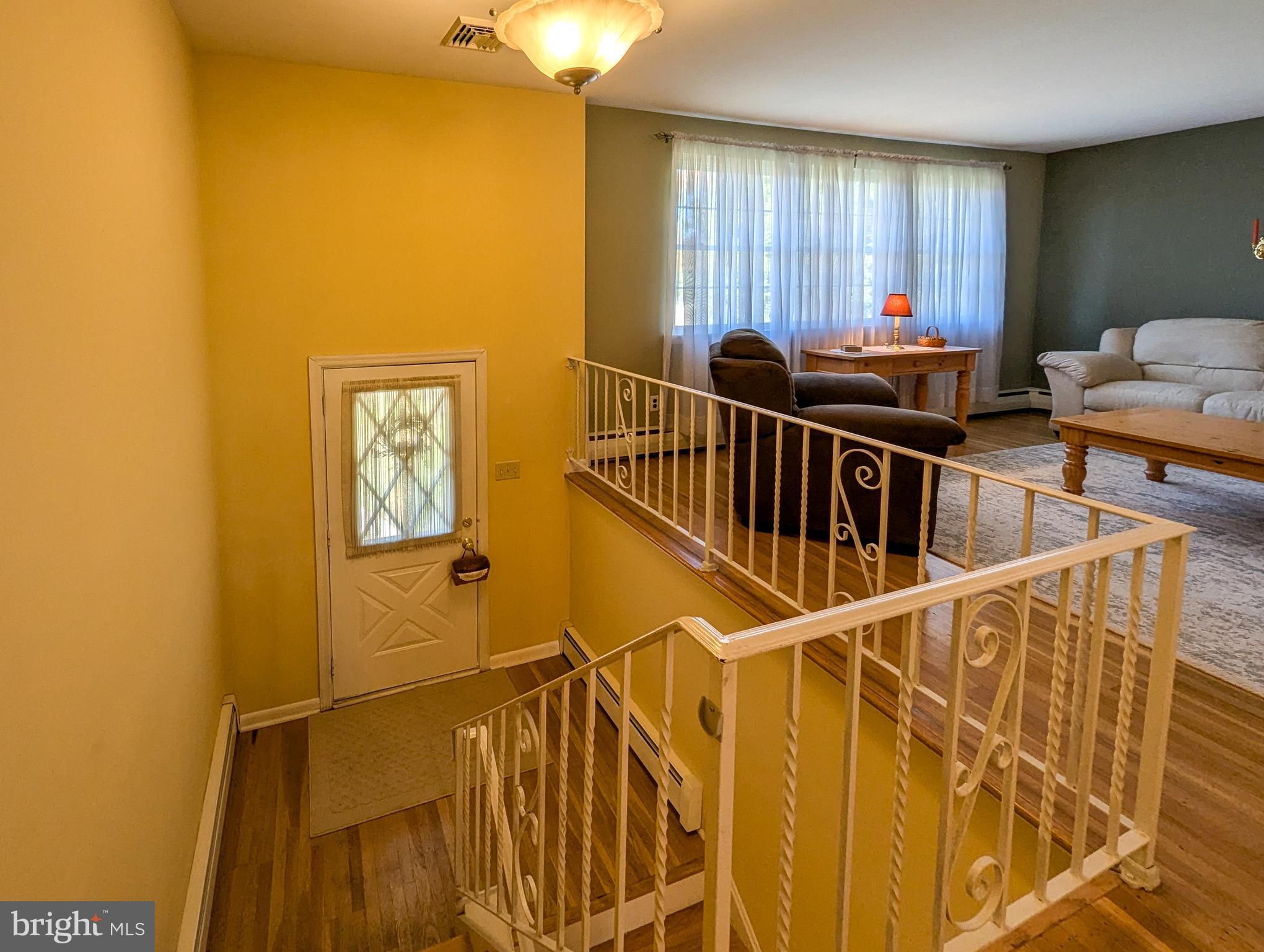 COUNTRY MEADOWS - Residential