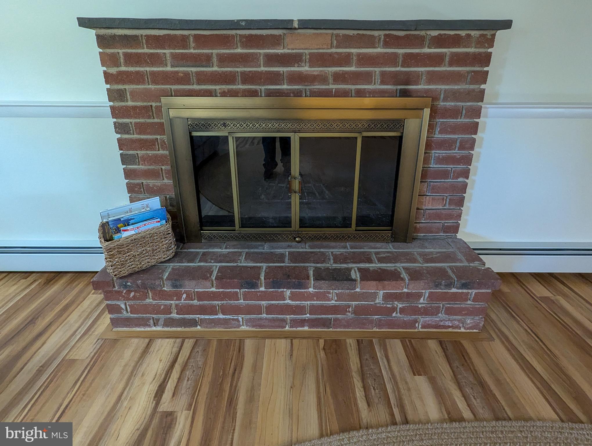 COUNTRY MEADOWS - Residential