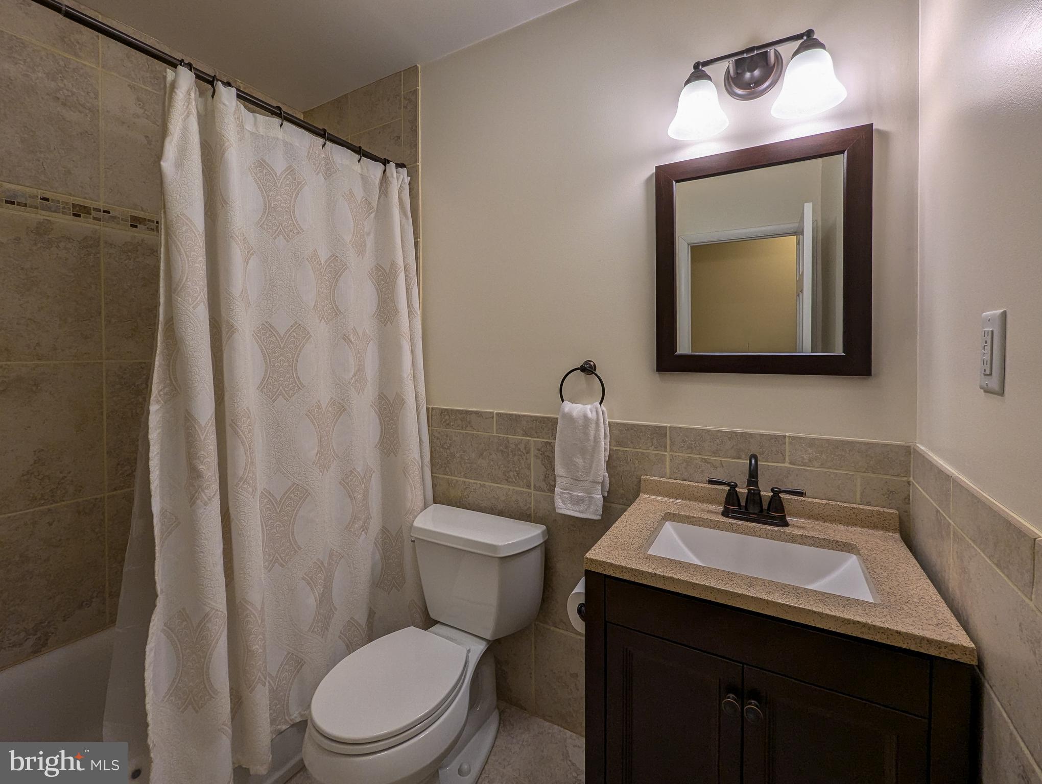 COUNTRY MEADOWS - Residential