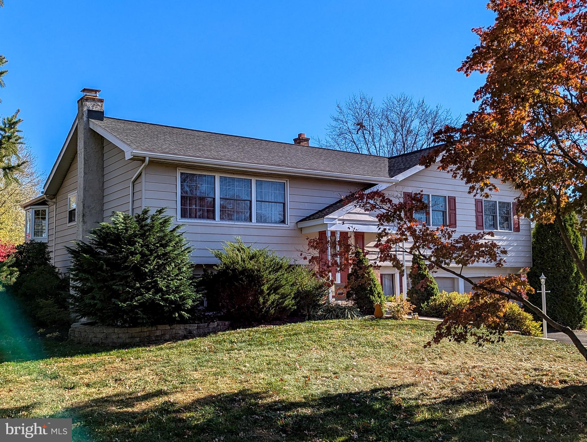 COUNTRY MEADOWS - Residential