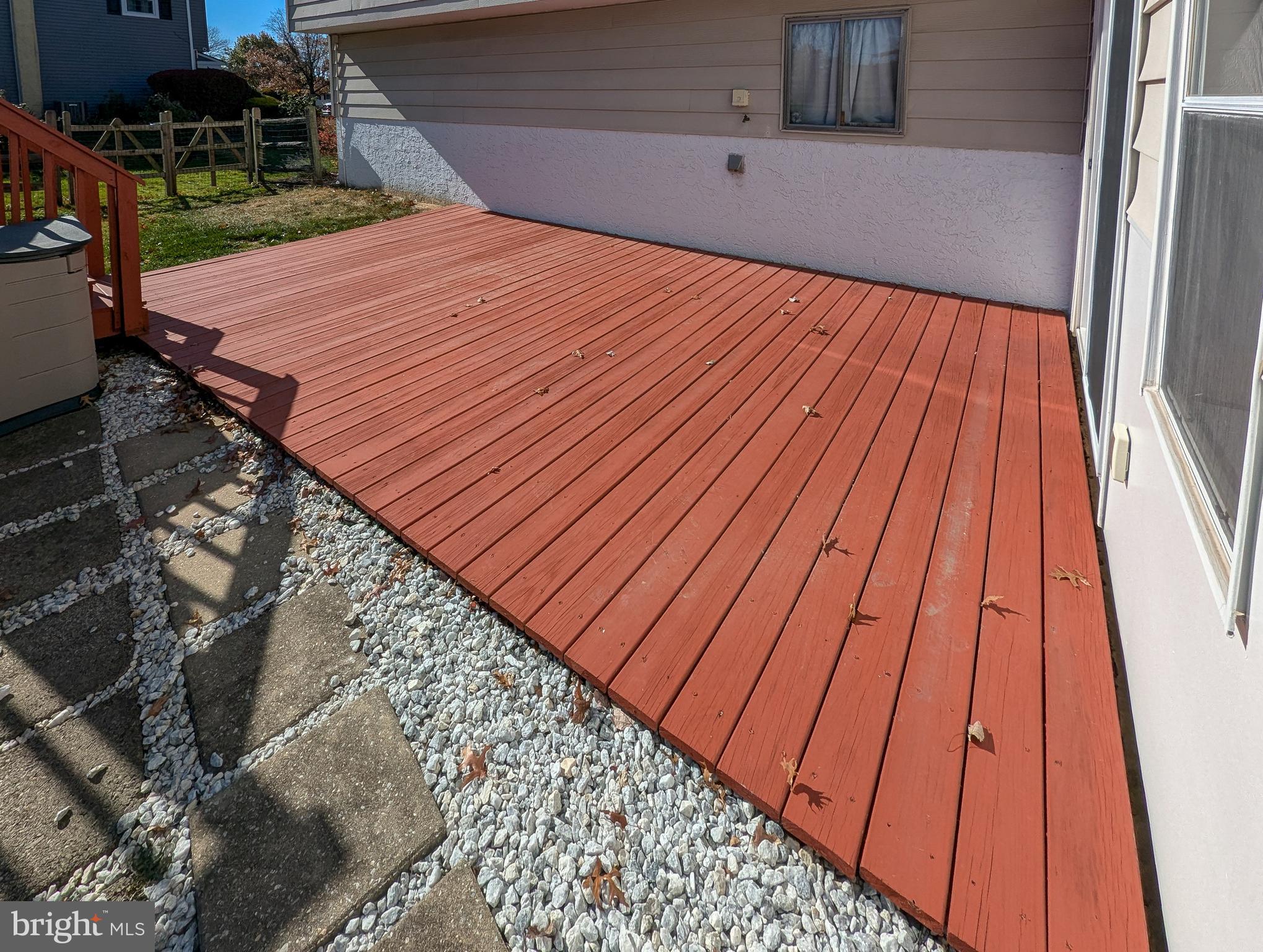 COUNTRY MEADOWS - Residential