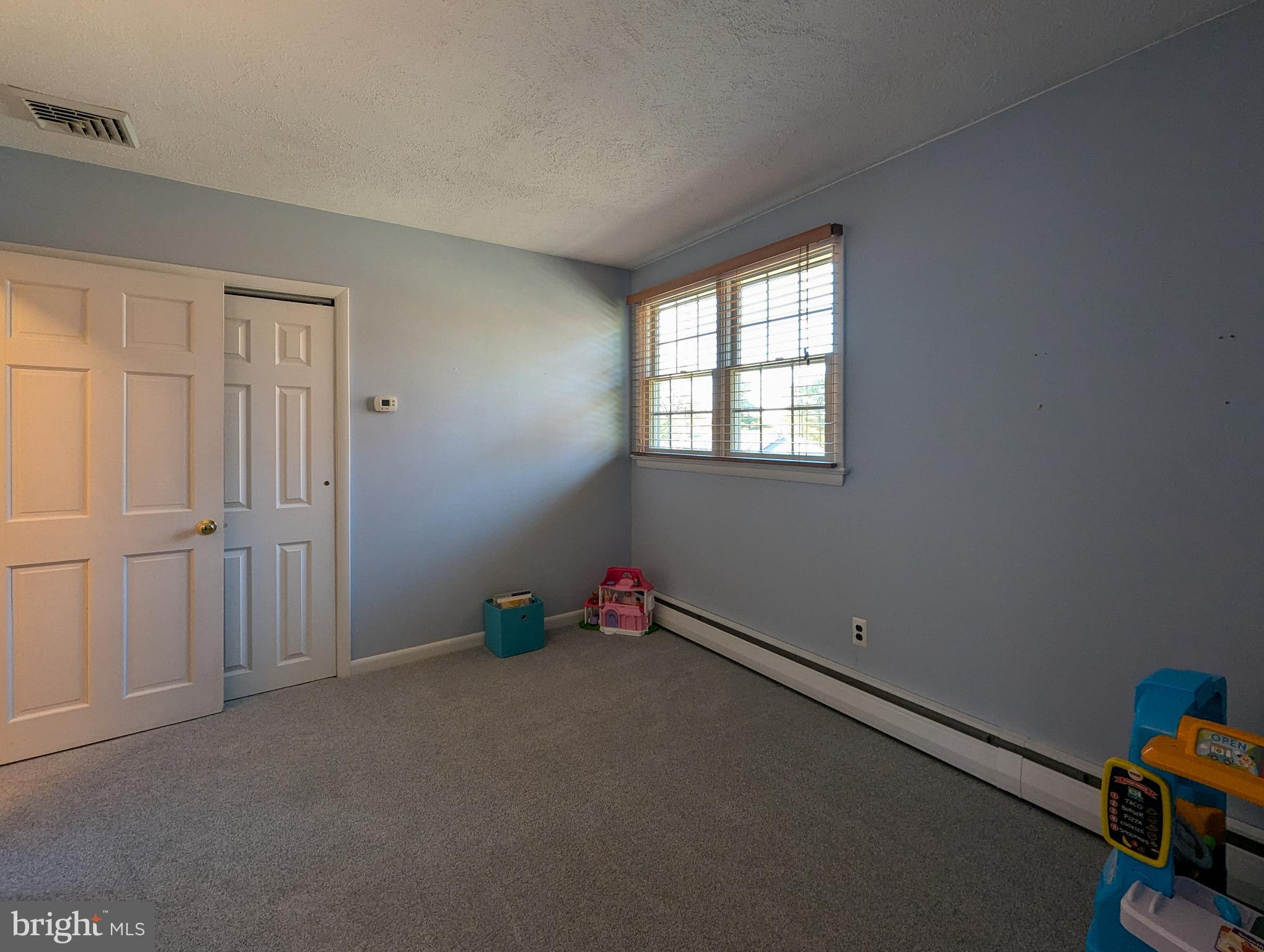 COUNTRY MEADOWS - Residential