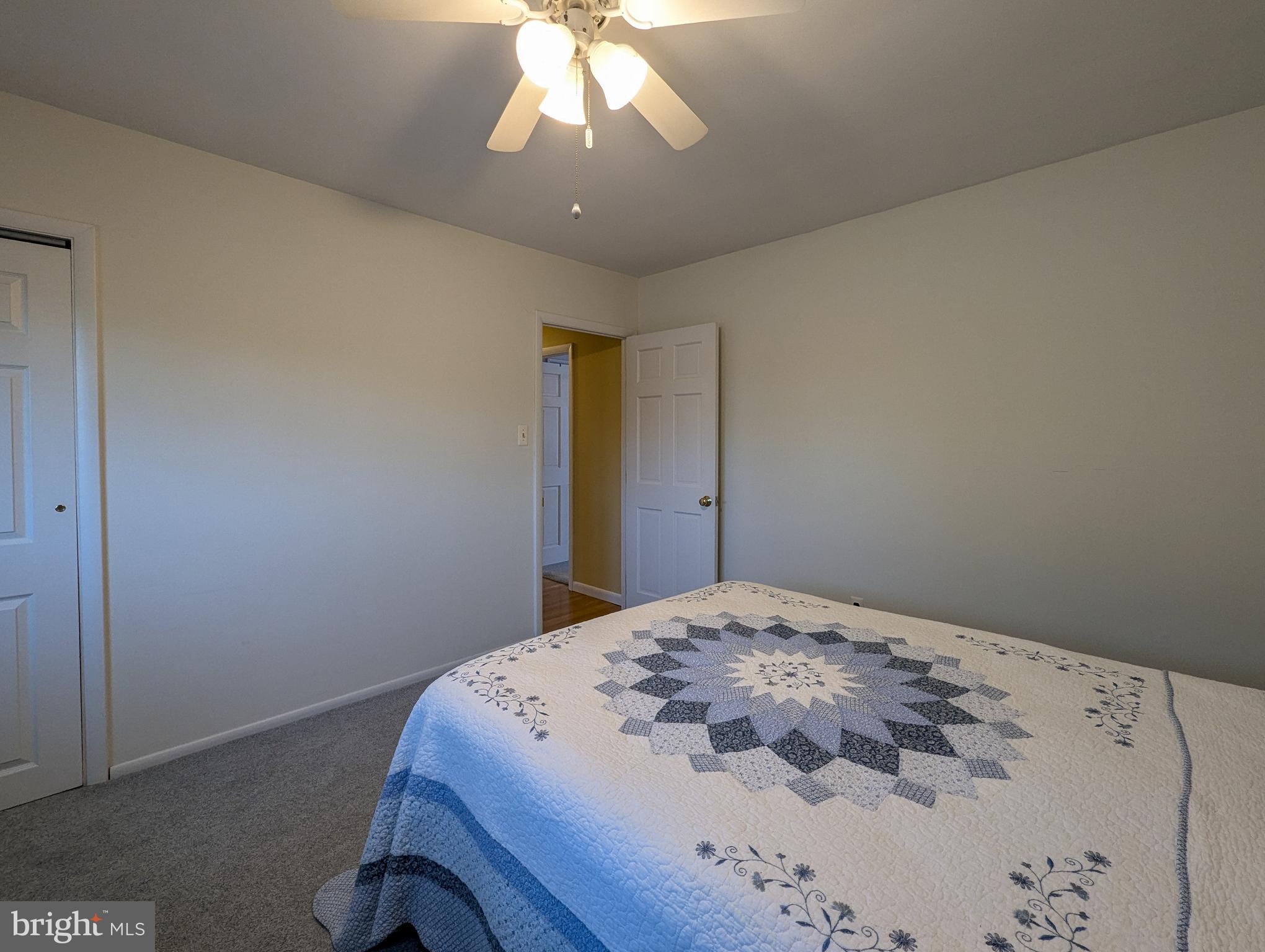 COUNTRY MEADOWS - Residential