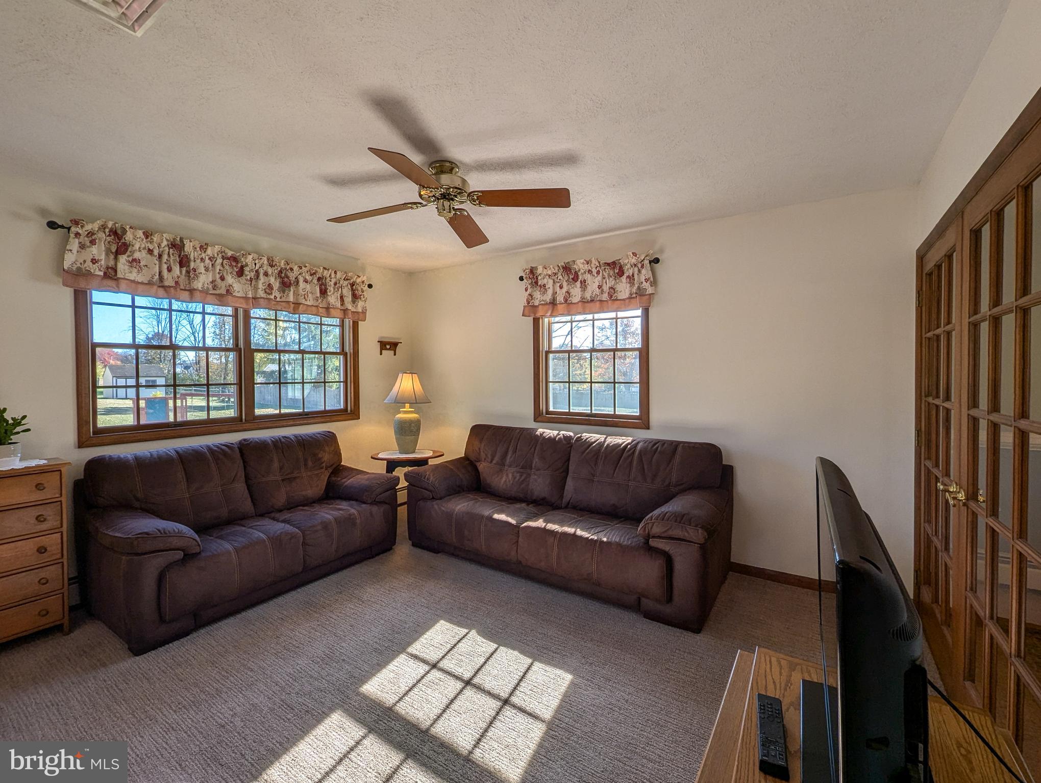 COUNTRY MEADOWS - Residential