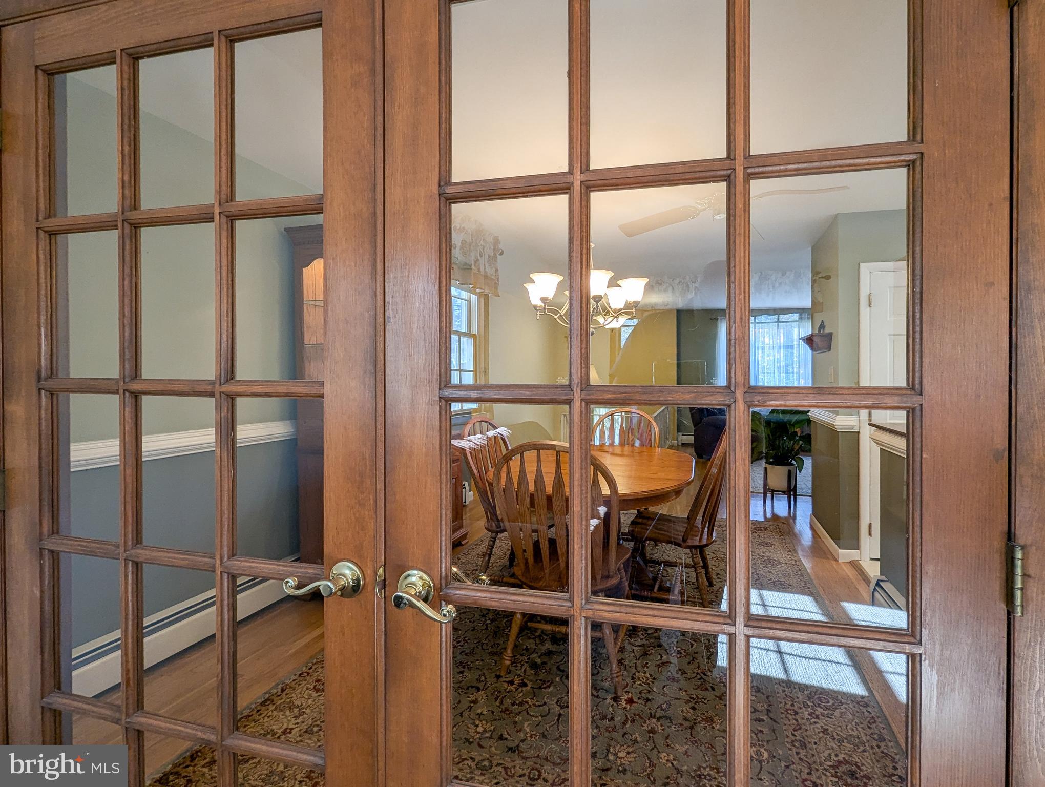 COUNTRY MEADOWS - Residential