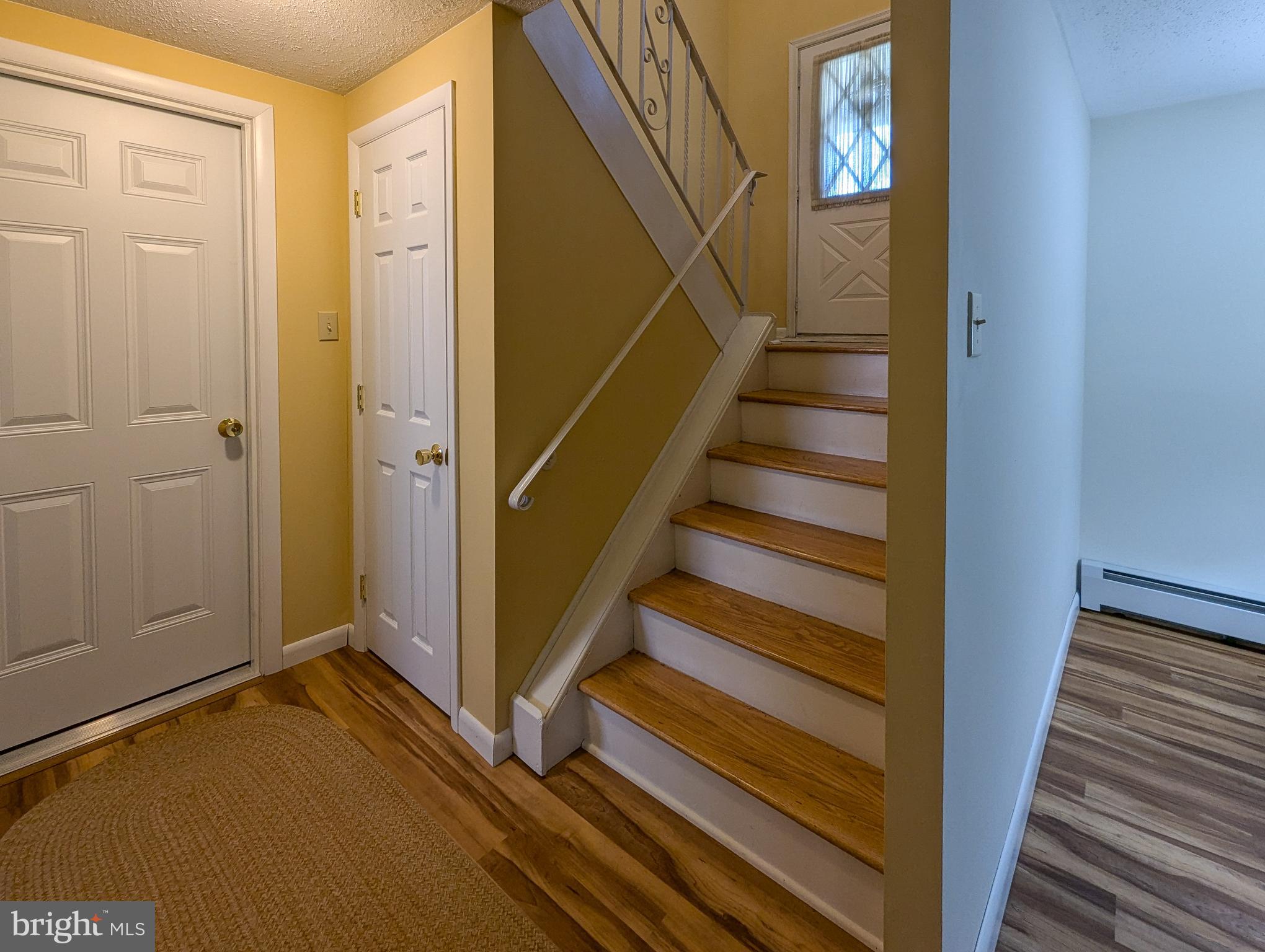 COUNTRY MEADOWS - Residential