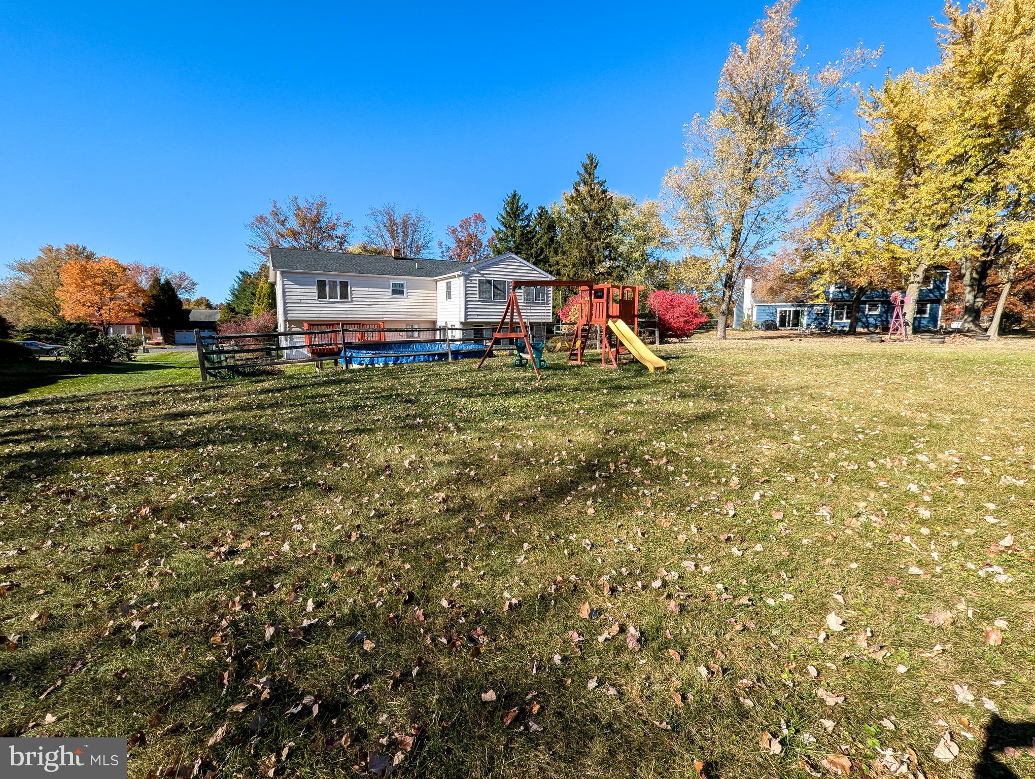 COUNTRY MEADOWS - Residential