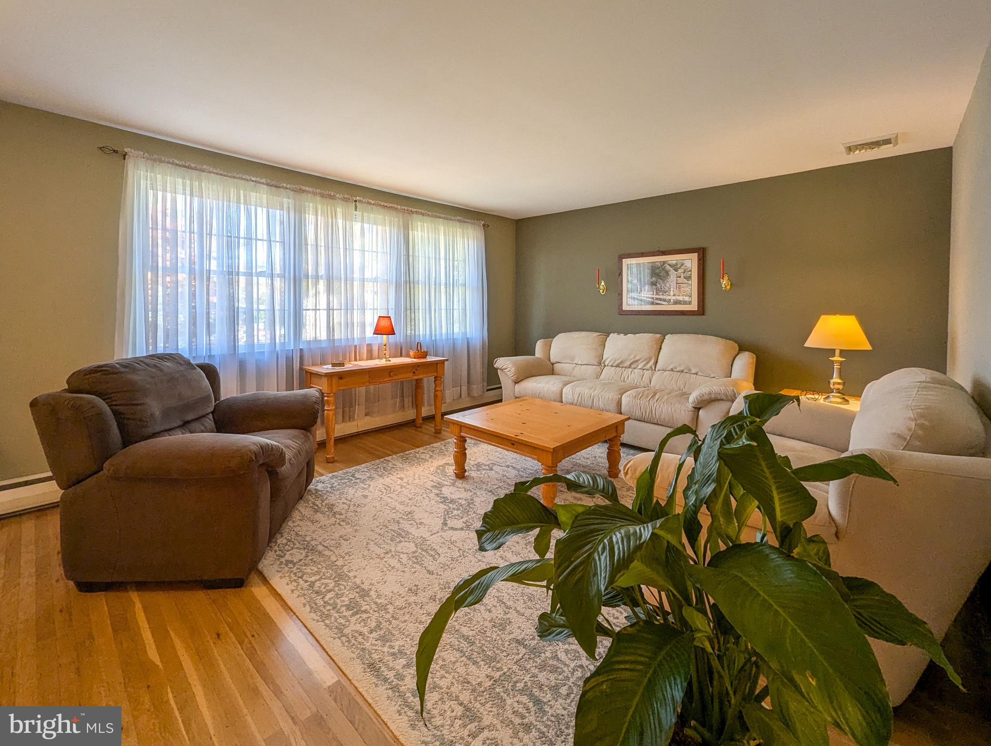 COUNTRY MEADOWS - Residential