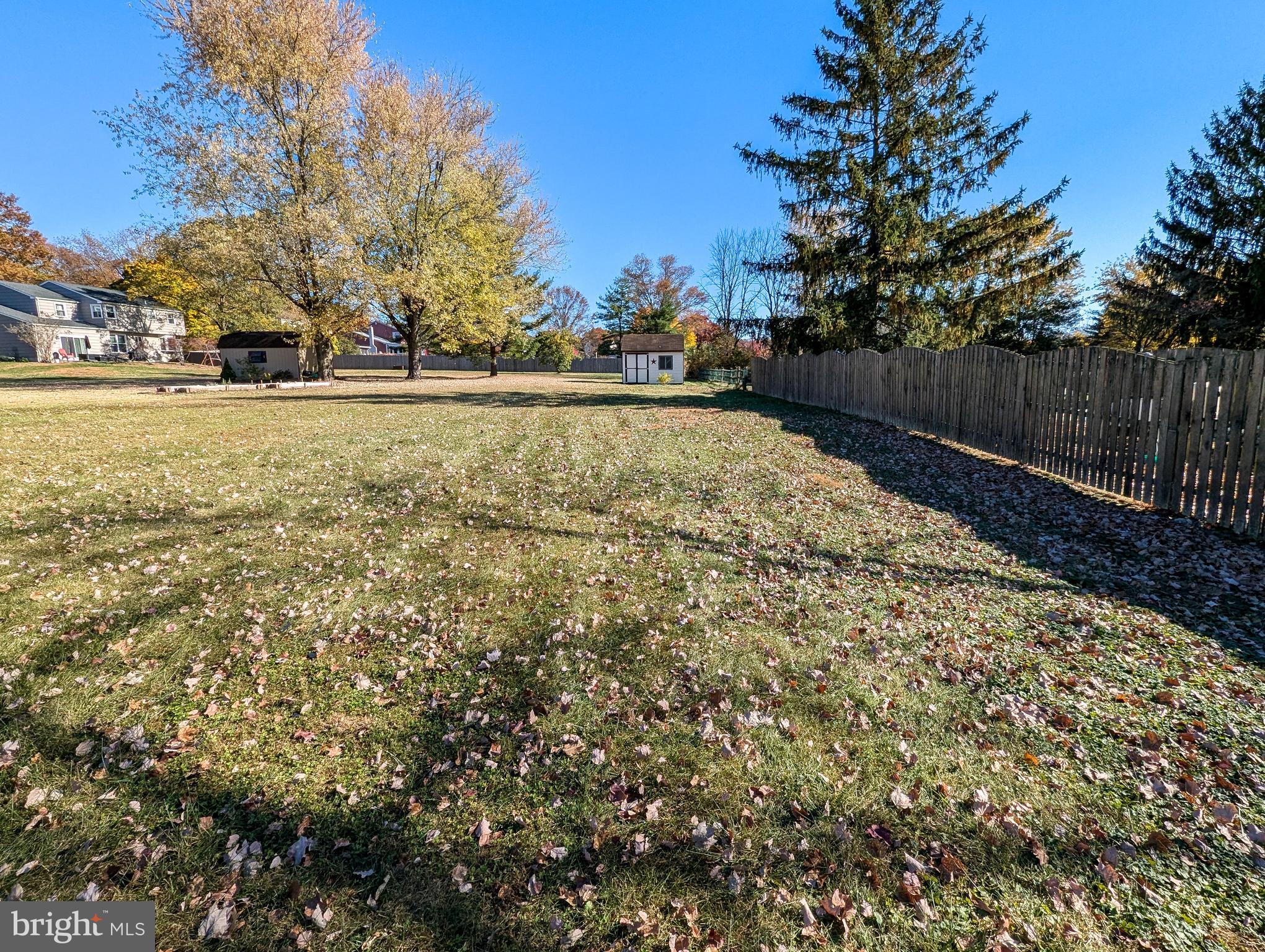 COUNTRY MEADOWS - Residential