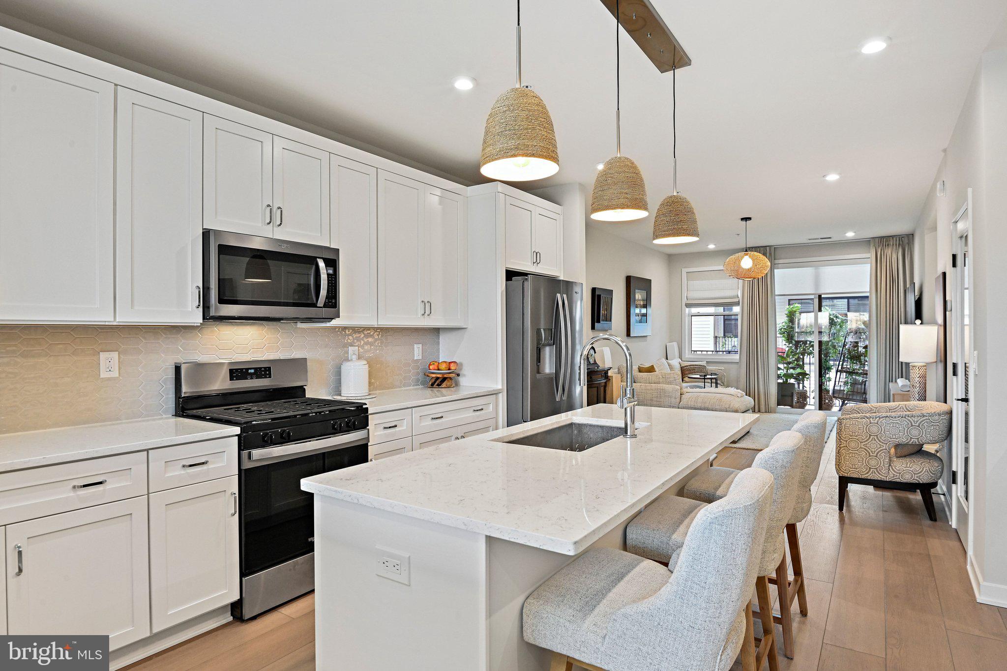 COMMONWEALTH PLACE AT WESTFIELDS - Residential