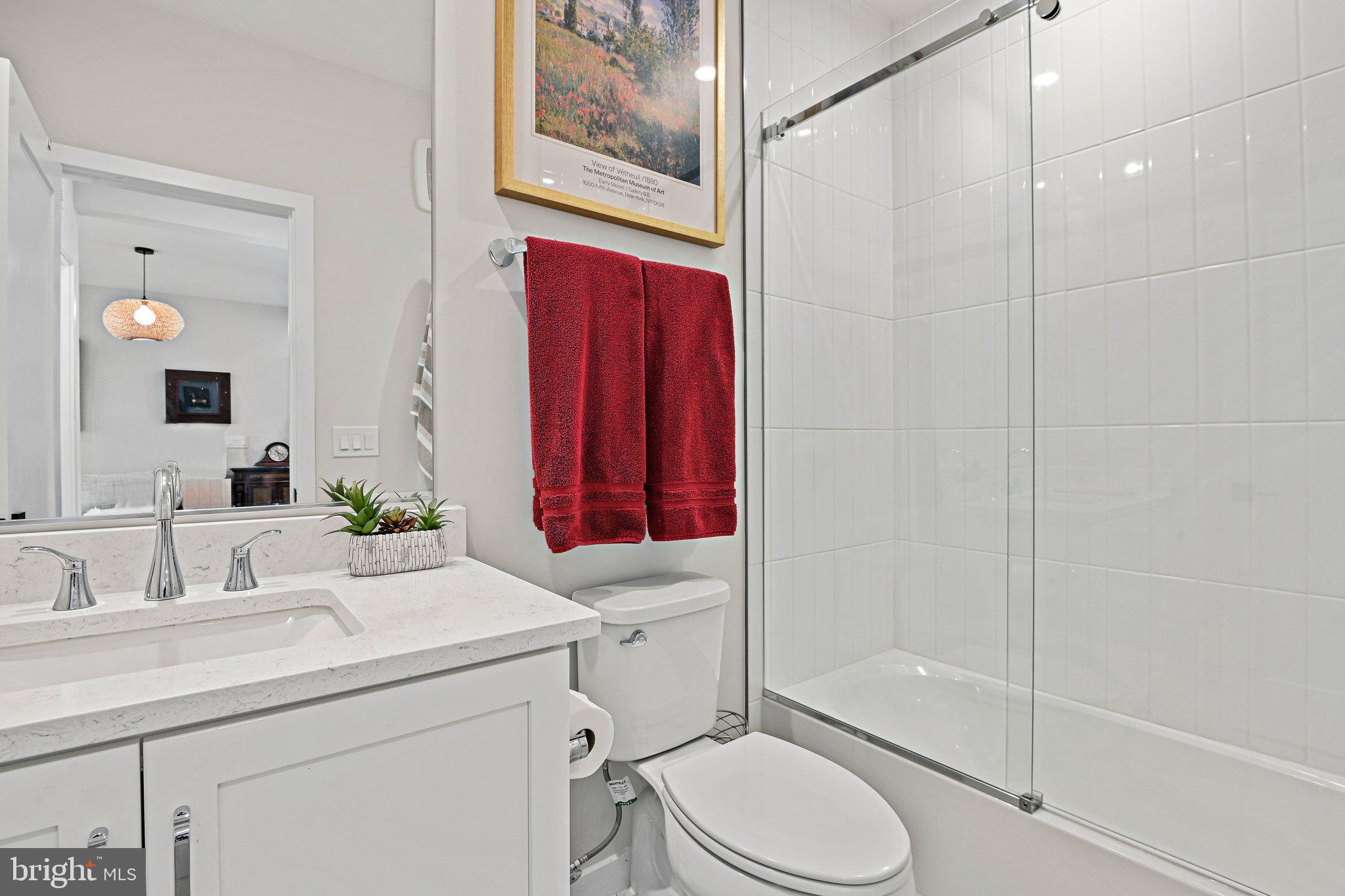 COMMONWEALTH PLACE AT WESTFIELDS - Residential