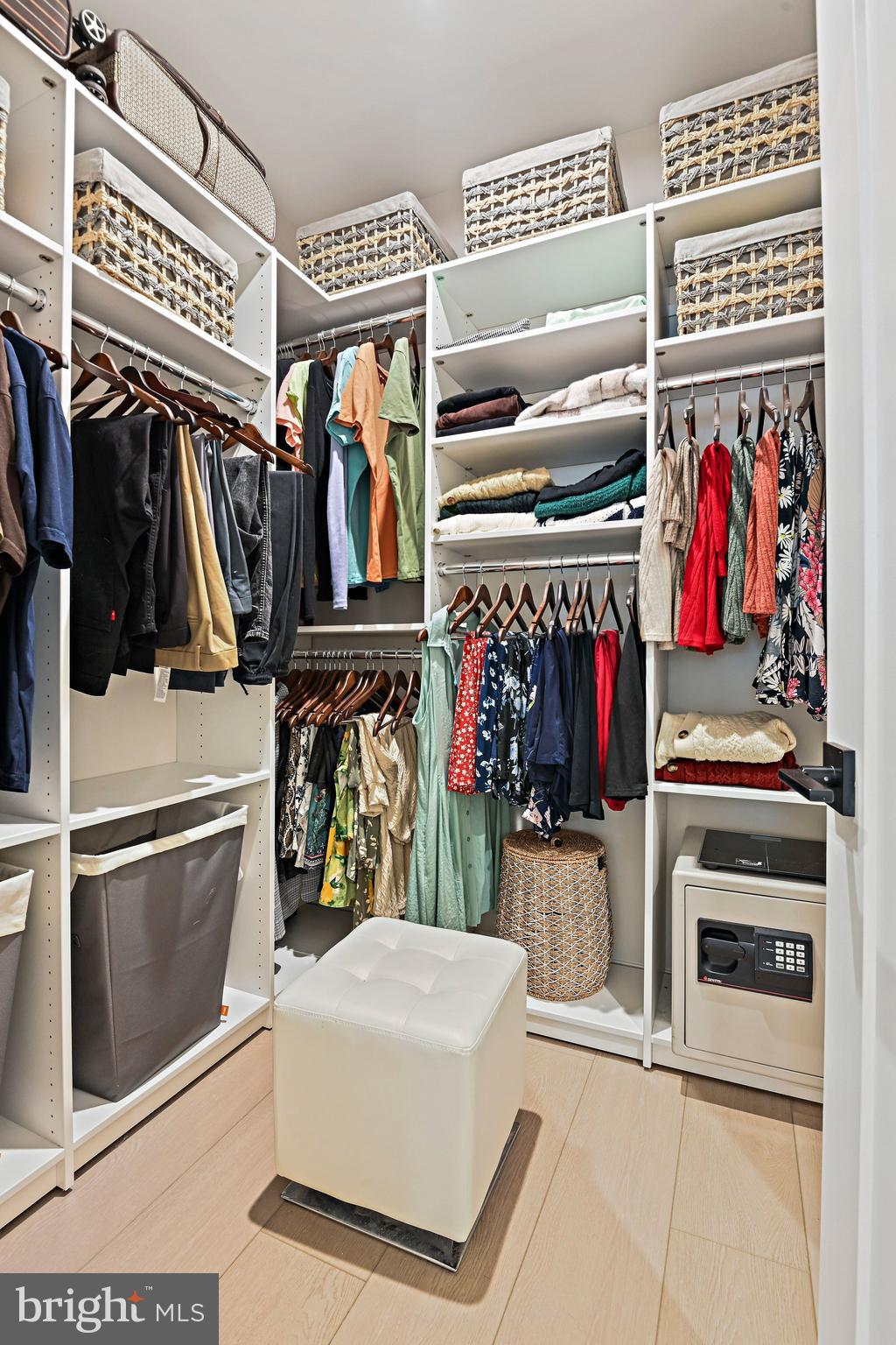 COMMONWEALTH PLACE AT WESTFIELDS - Residential