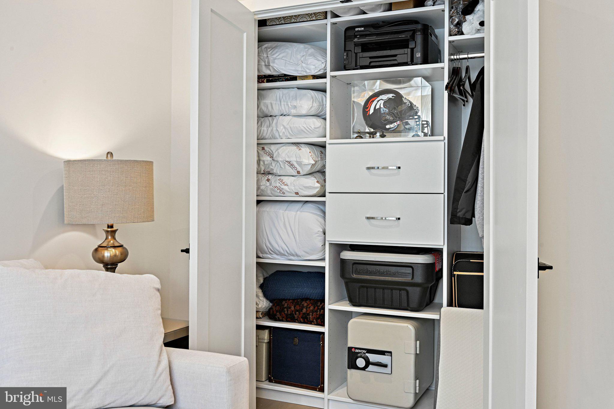 COMMONWEALTH PLACE AT WESTFIELDS - Residential