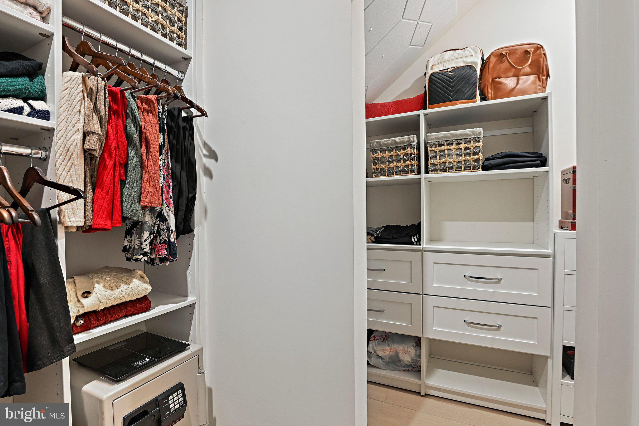 COMMONWEALTH PLACE AT WESTFIELDS - Residential