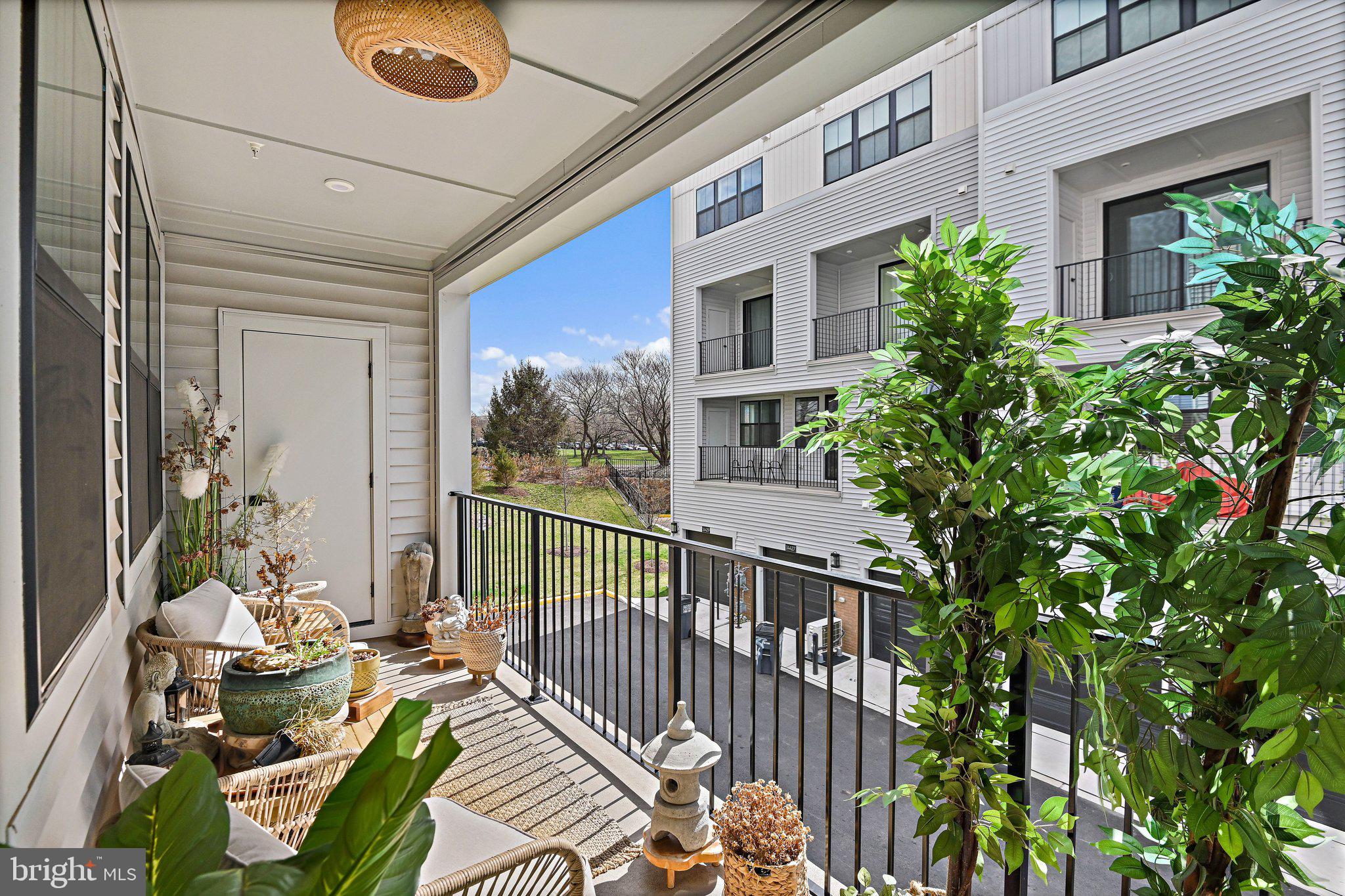 COMMONWEALTH PLACE AT WESTFIELDS - Residential